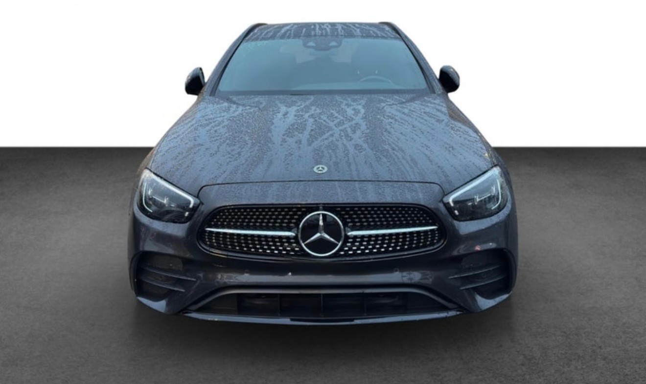 MERCEDES-BENZ E 220 d Swiss Star AMG Line 4matic-image-2