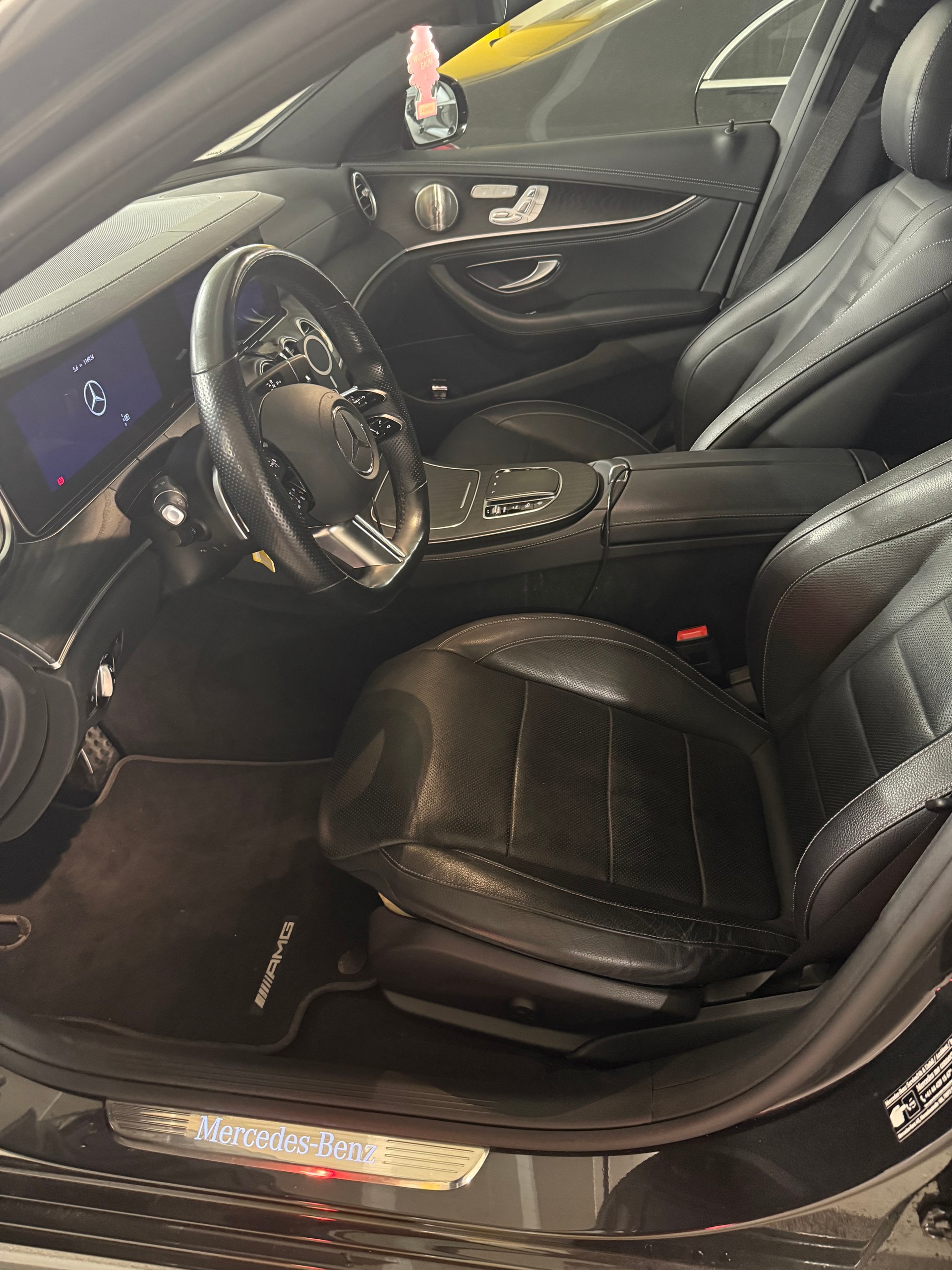 MERCEDES-BENZ E 220 d AMG Line 4matic-image-6