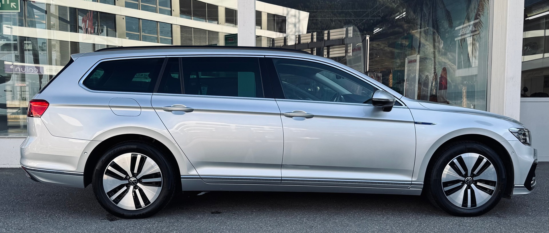 VW Passat Variant 1.4 TSI GTE Hybrid DSG-image-1
