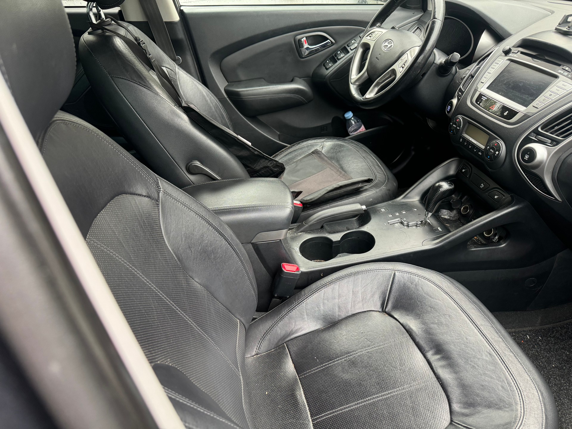 HYUNDAI iX 35 2.0 CRDi Premium 4WD Automatic-image-13