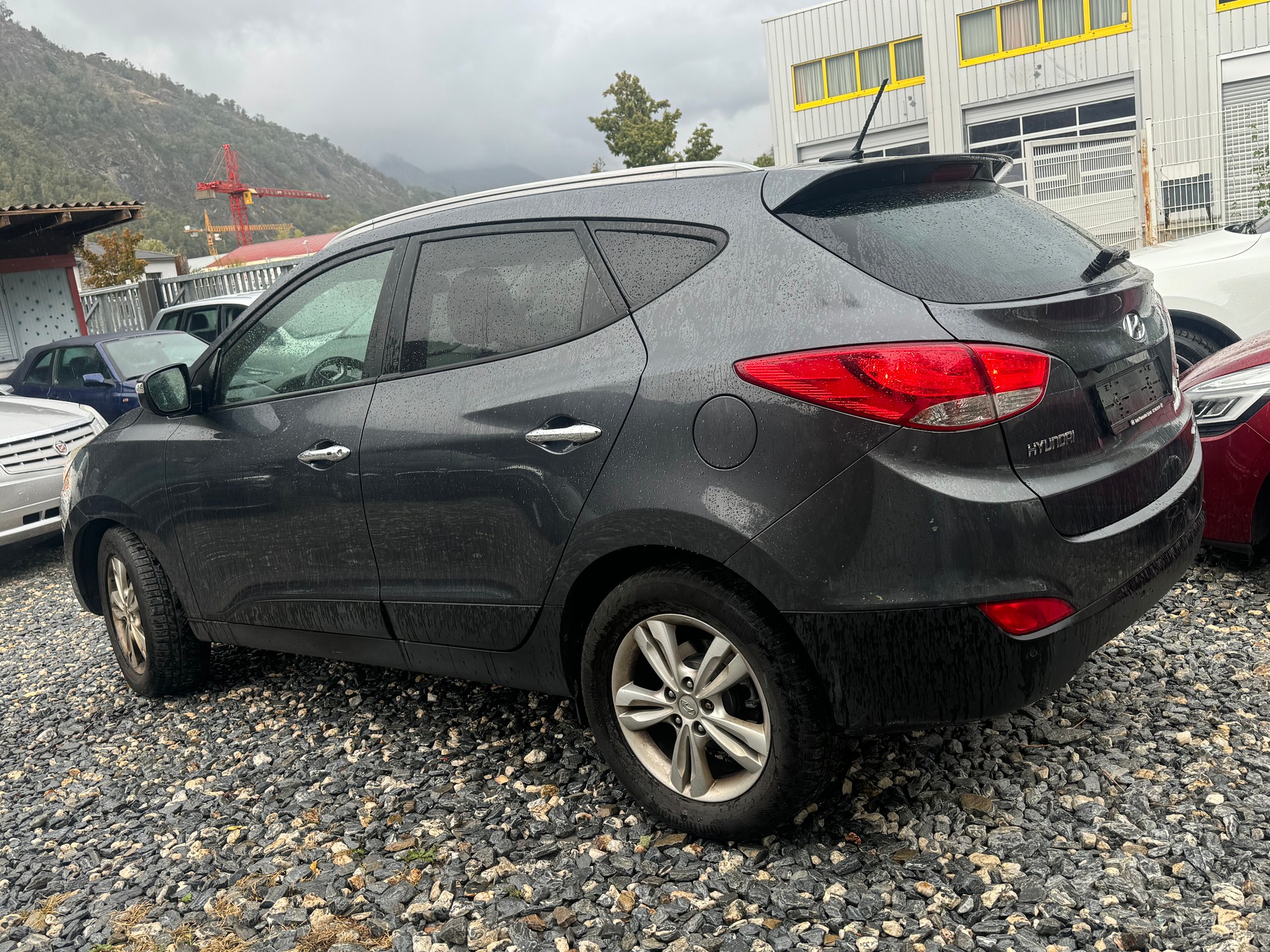 HYUNDAI iX 35 2.0 CRDi Premium 4WD Automatic-image-3