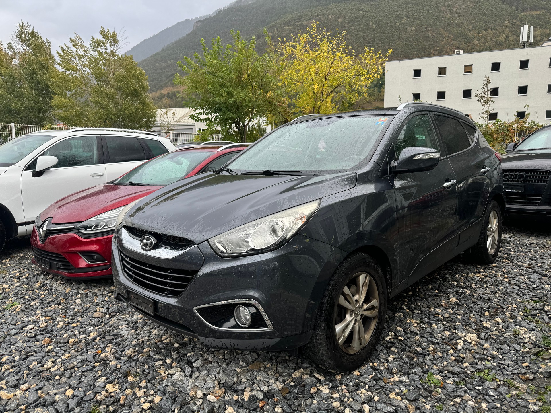 HYUNDAI iX 35 2.0 CRDi Premium 4WD Automatic-image-12