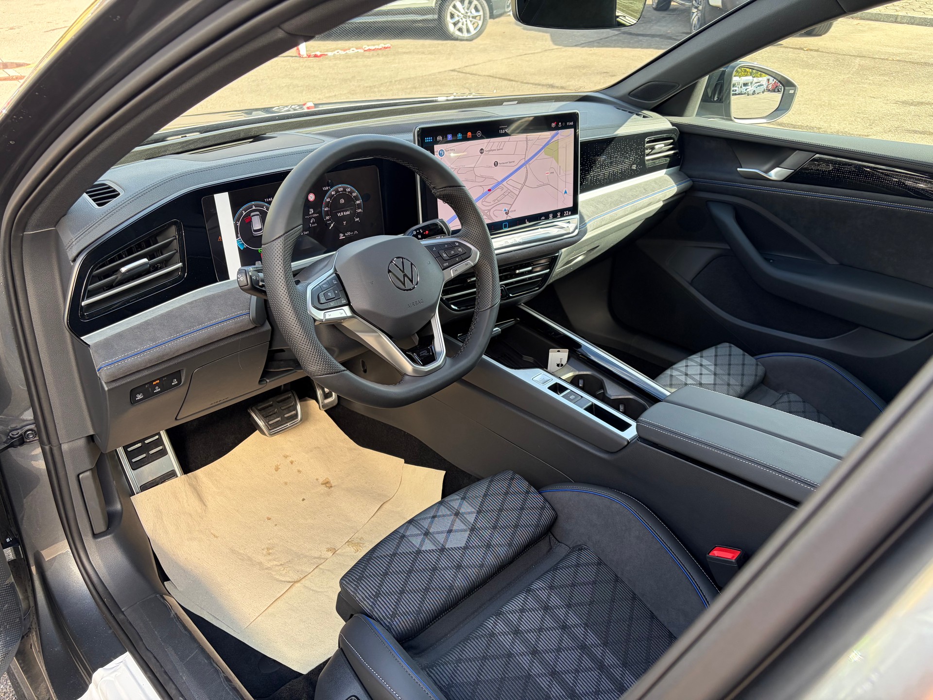 VW Passat Variant 2.0 TSI evo4 R-Line 4 Motion DSG-image-14