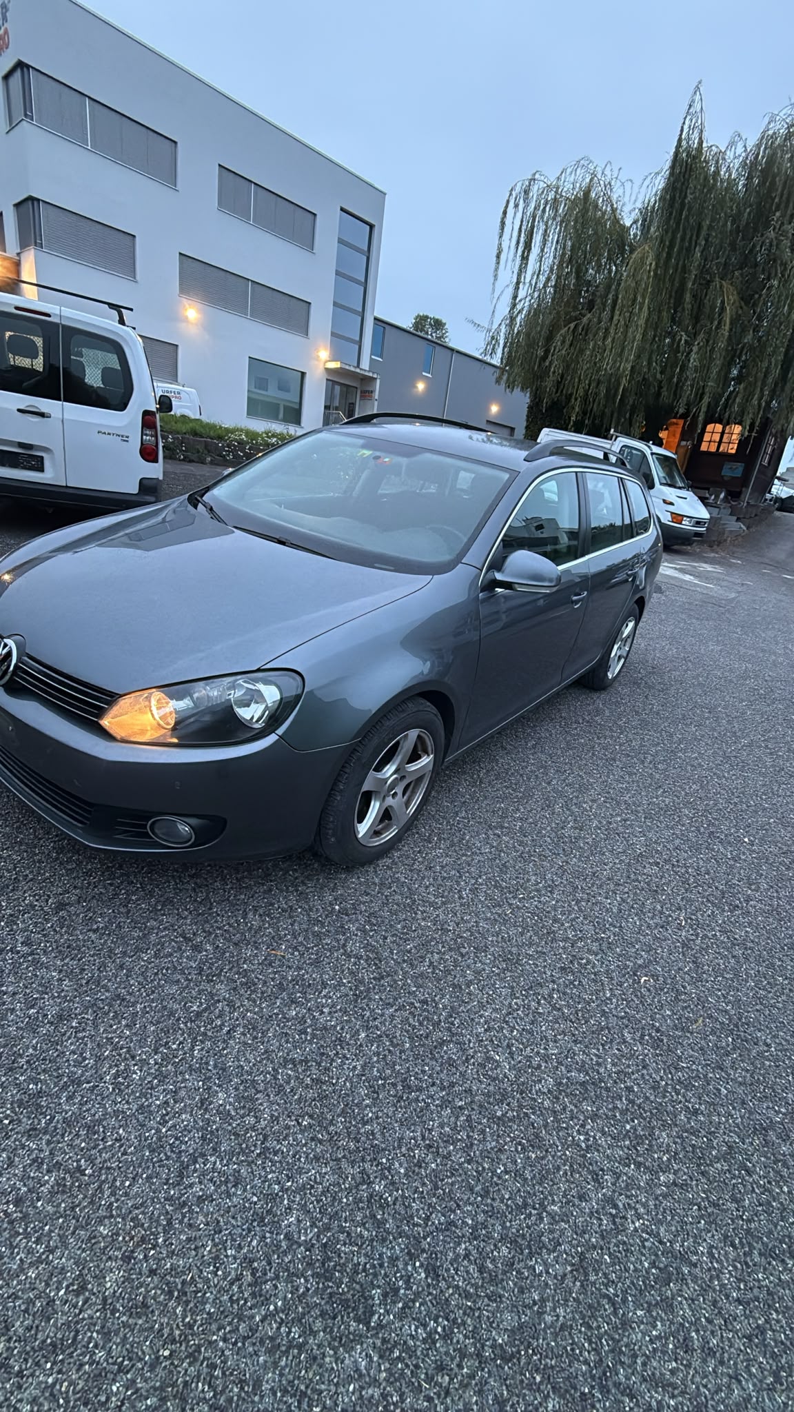 VW Golf Variant 1.4 TSI Highline-image-2