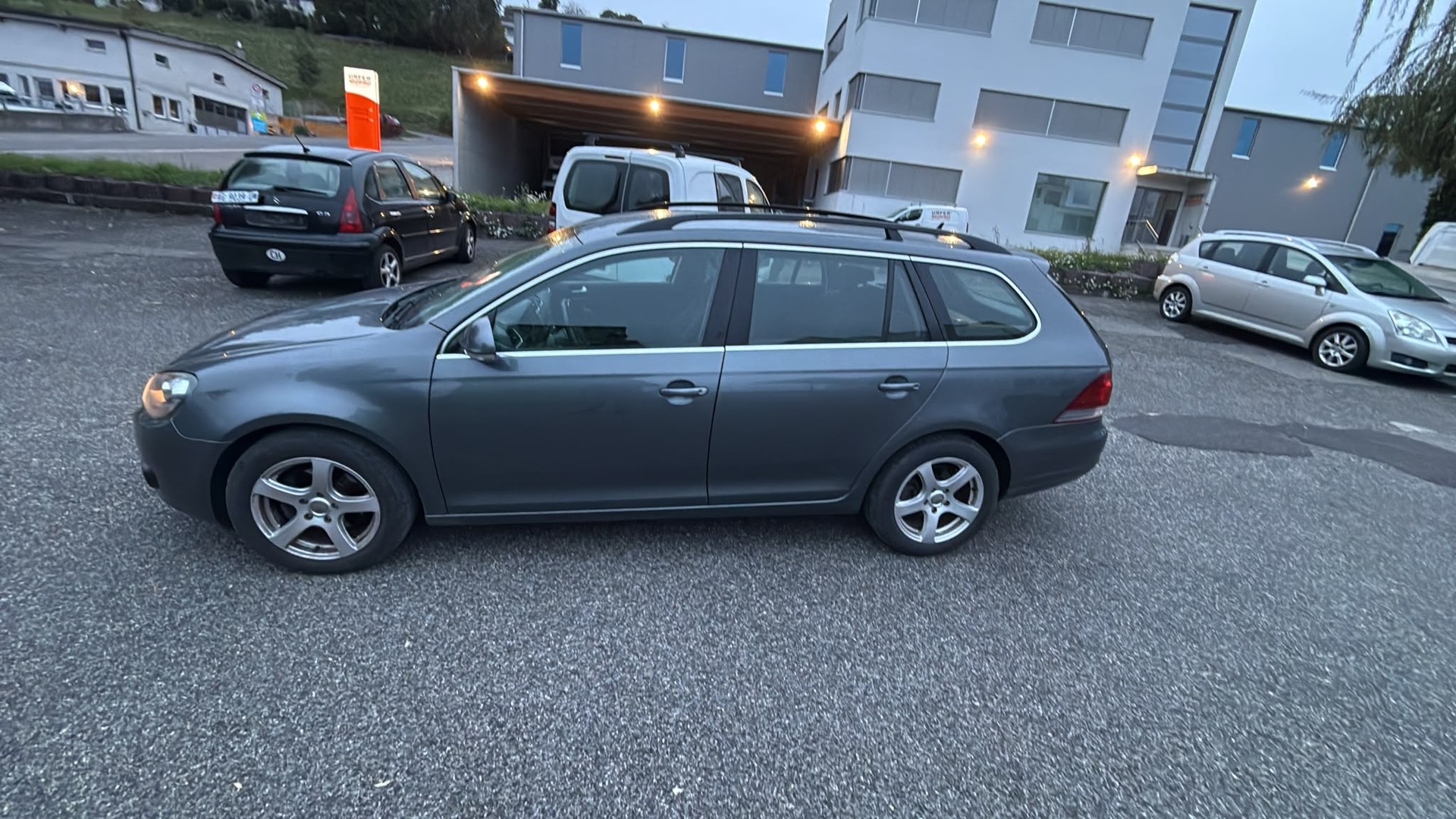 VW Golf Variant 1.4 TSI Highline-image-4