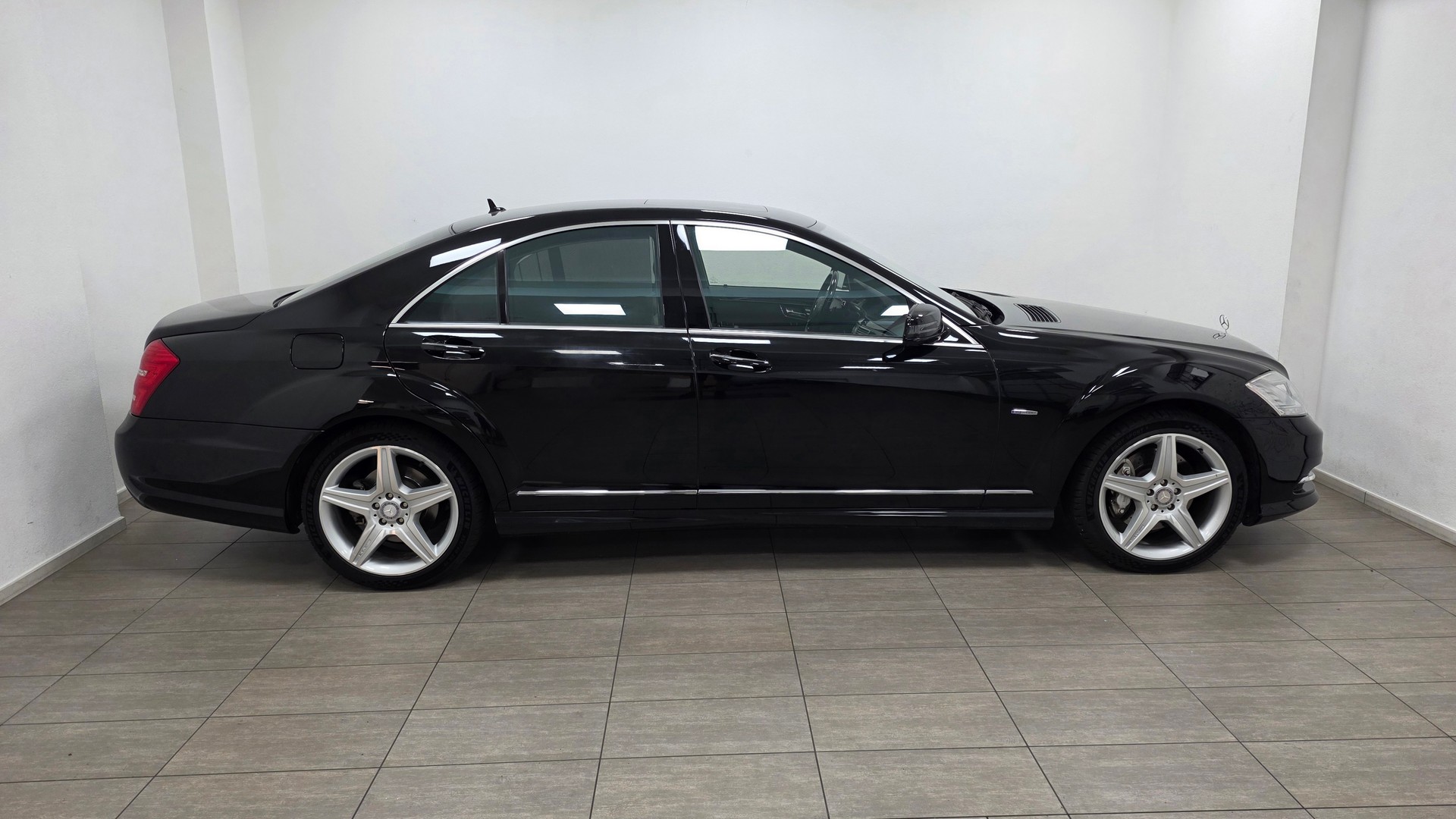 MERCEDES-BENZ S 350 CDI BlueEfficiency 4Matic 7G-Tronic-image-3