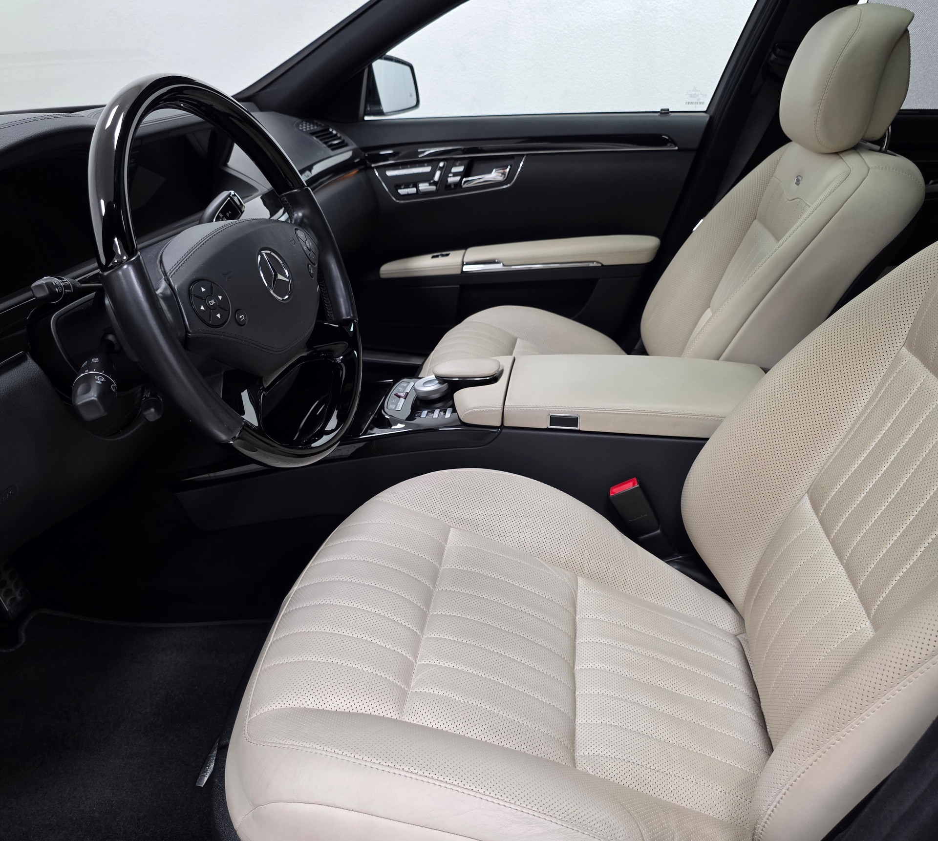 MERCEDES-BENZ S 350 CDI BlueEfficiency 4Matic 7G-Tronic-image-13