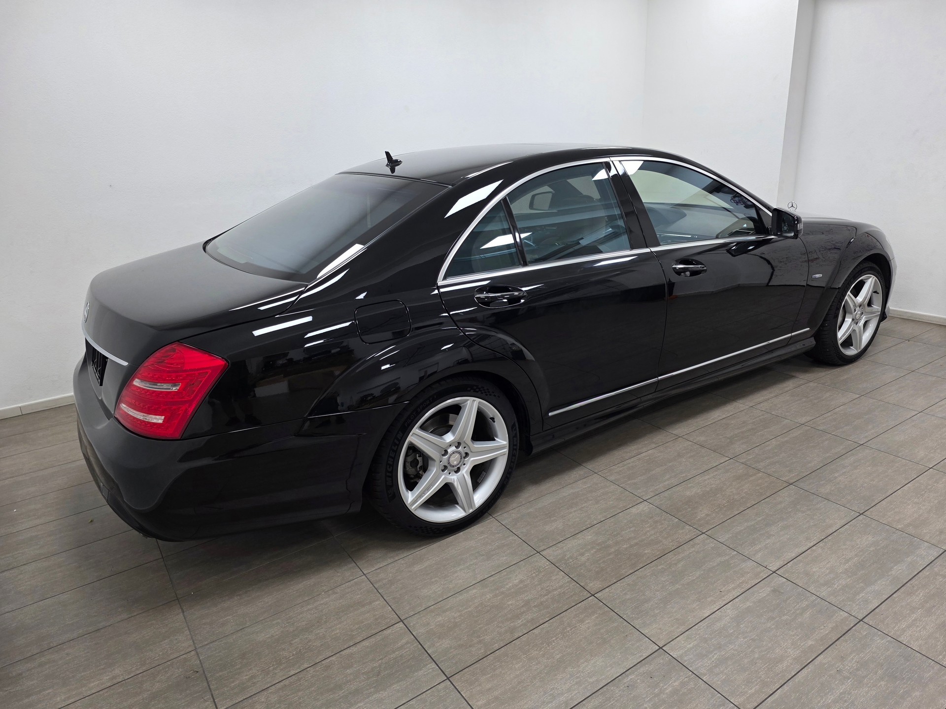 MERCEDES-BENZ S 350 CDI BlueEfficiency 4Matic 7G-Tronic-image-4