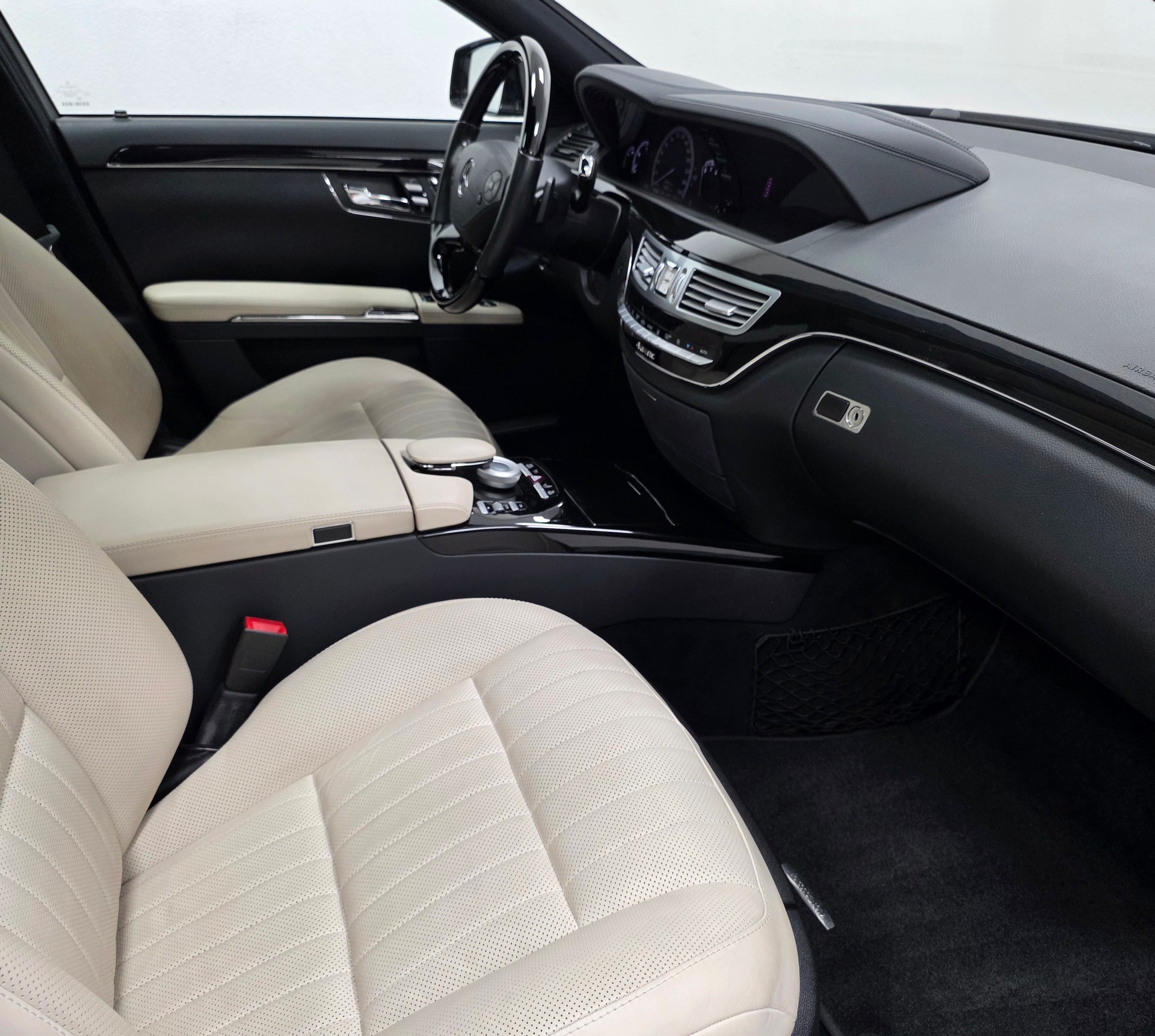 MERCEDES-BENZ S 350 CDI BlueEfficiency 4Matic 7G-Tronic-image-11