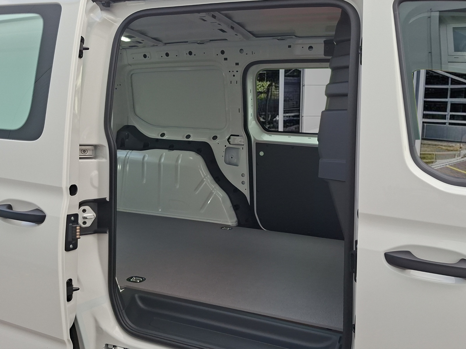 VW Caddy Cargo 1.5TSI Maxi Entry DSG-image-18