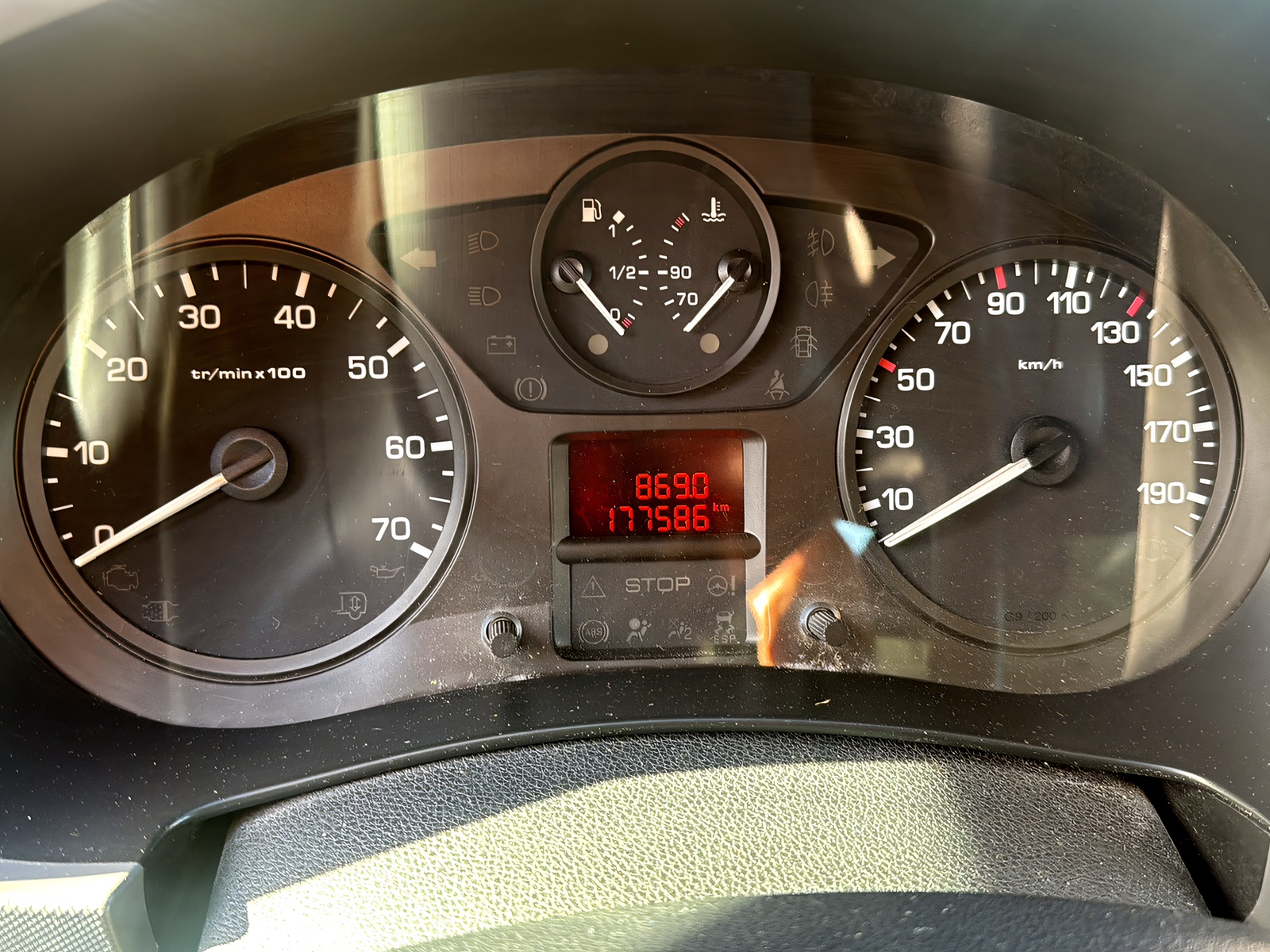 PEUGEOT Partner 1.6i Urban-image-14