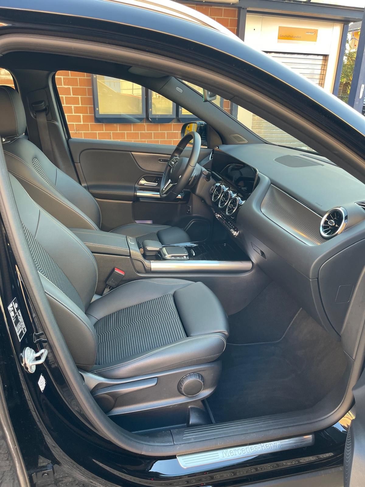 MERCEDES-BENZ GLA 220 4m-image-3