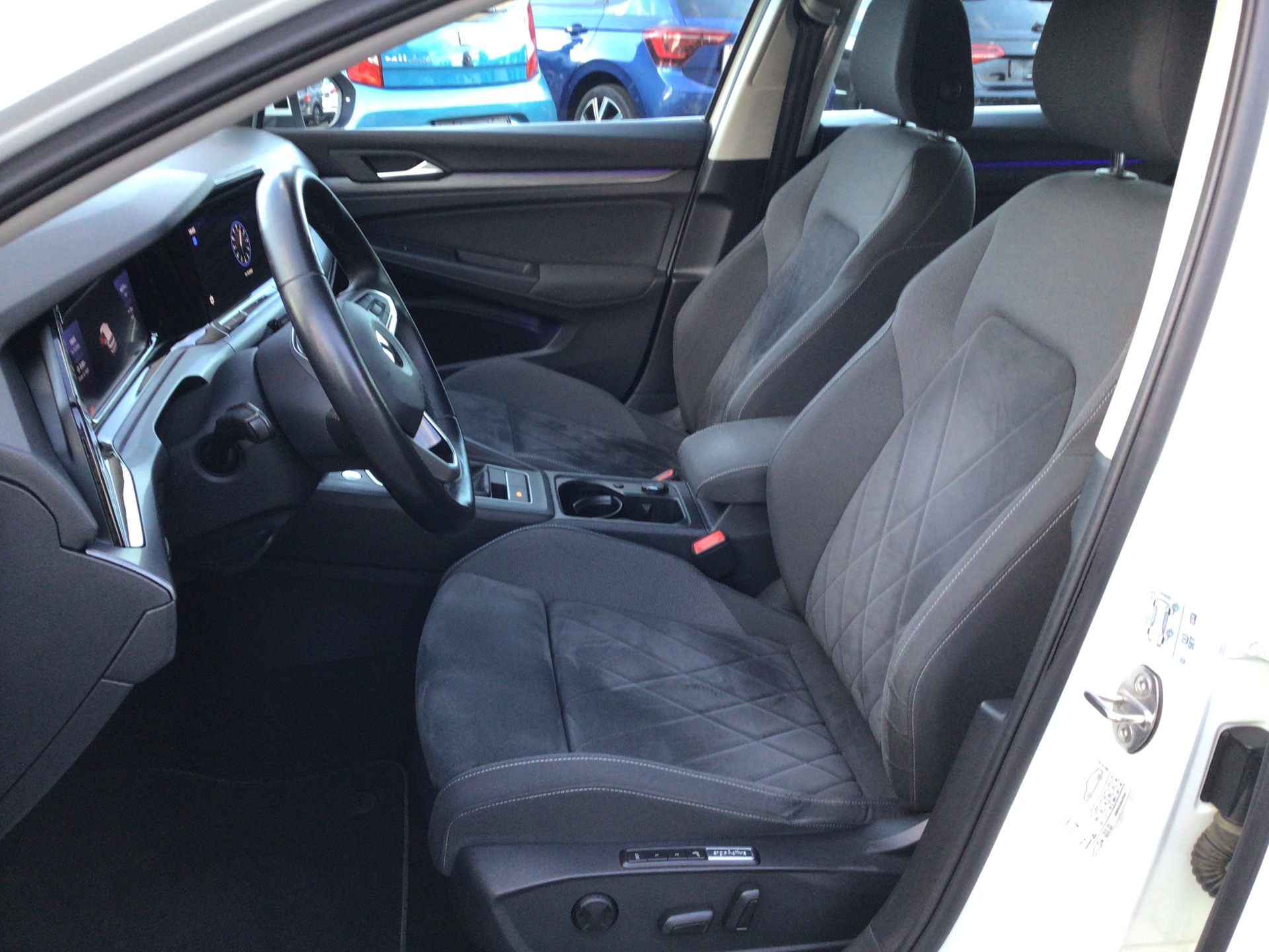 VW Golf 1.5 TSI ACT Style-image-5