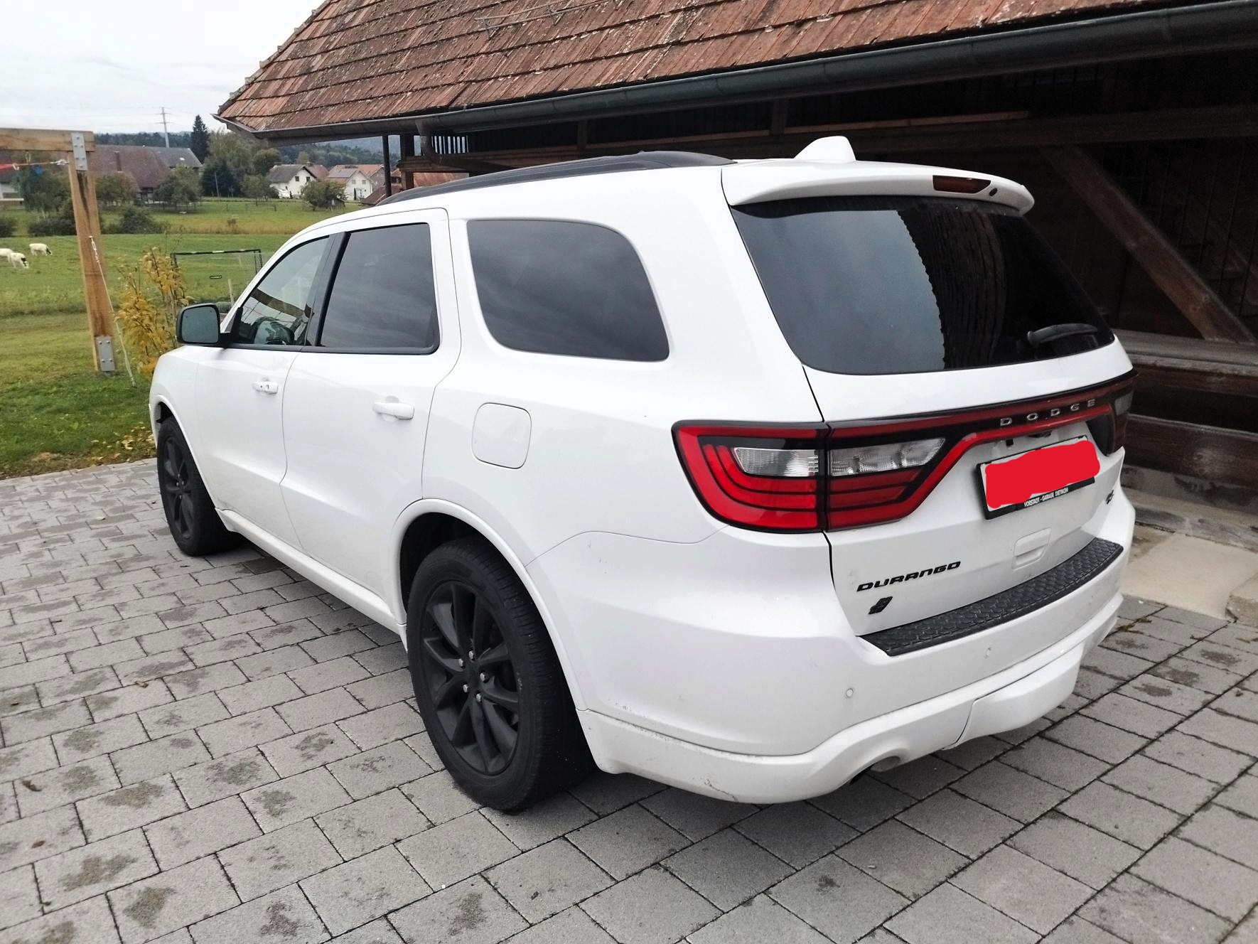 DODGE 5.7 V8 HEMI MDS VVT R/T AWD-image-3