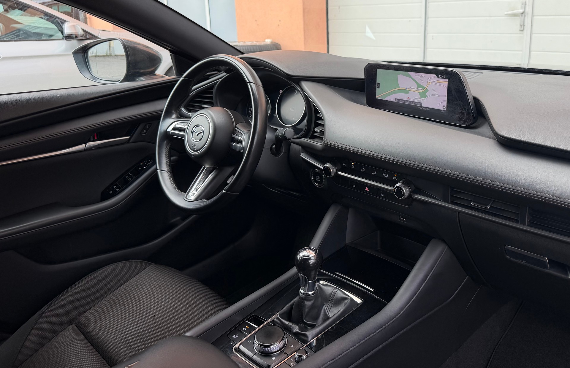 MAZDA 3 Hatchback SKYACTIV-X M Hybrid 180 Ambition-image-11