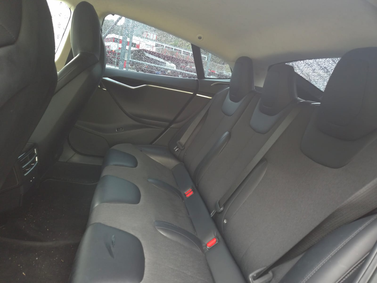 TESLA Model S 75-image-12