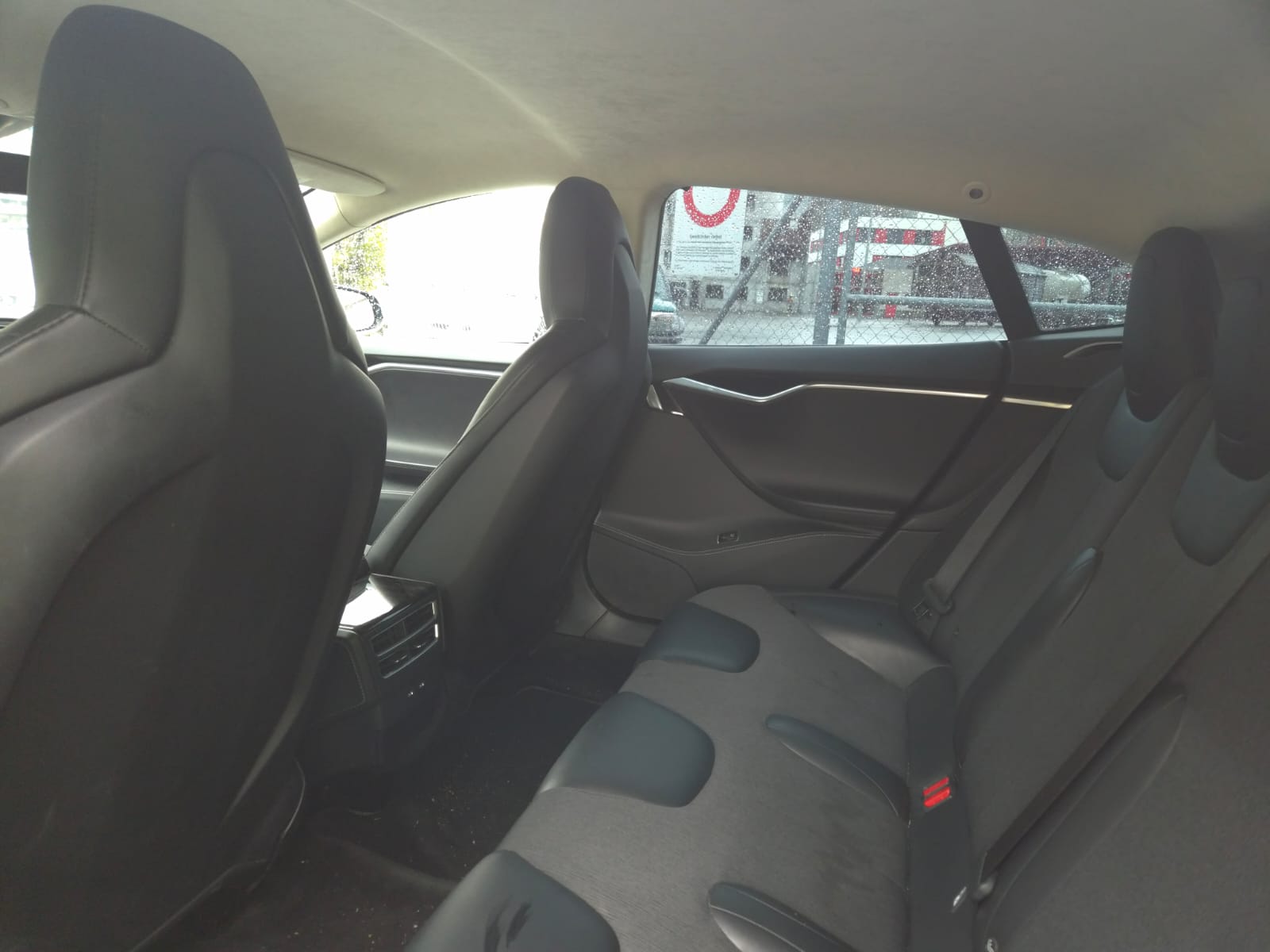 TESLA Model S 75-image-11