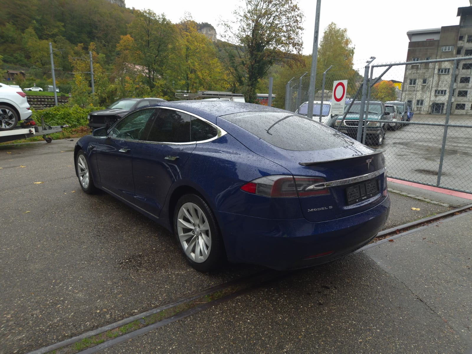 TESLA Model S 75-image-4