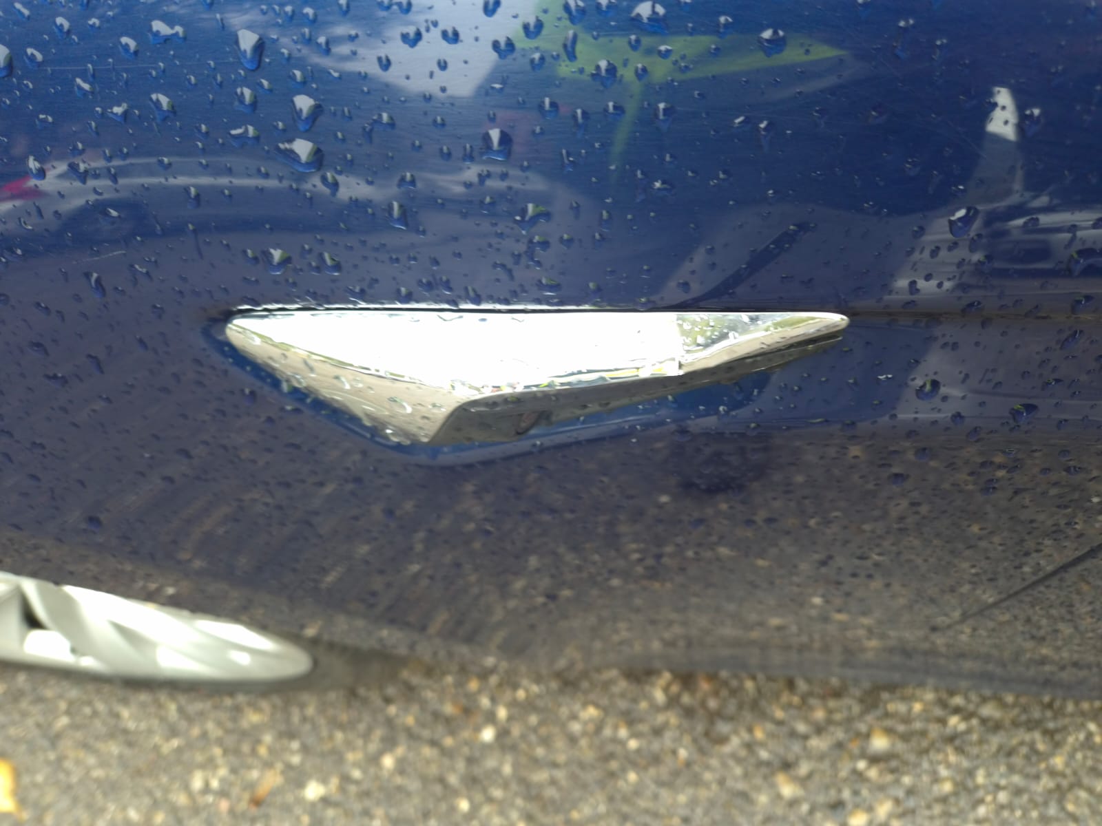 TESLA Model S 75-image-7
