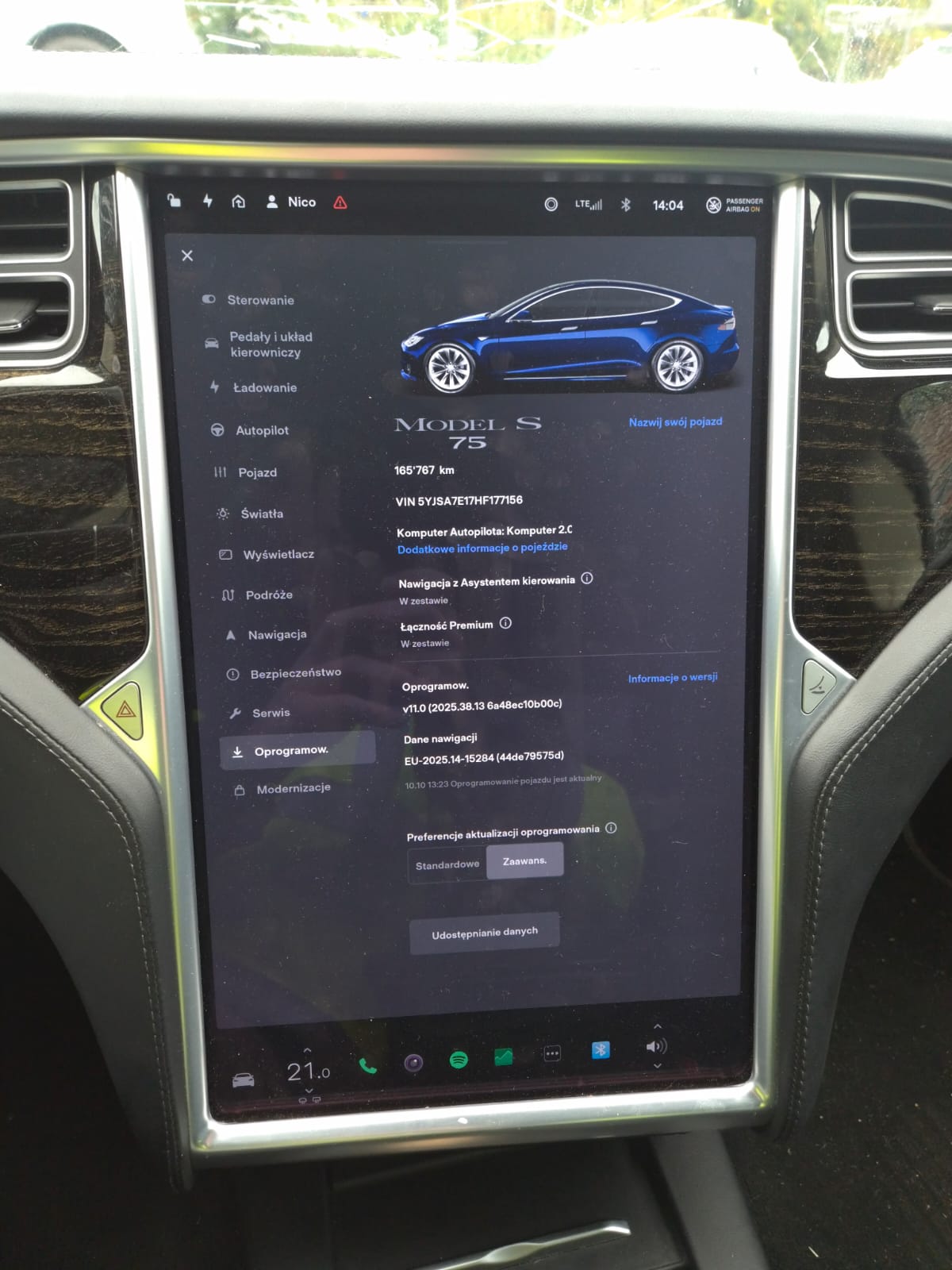 TESLA Model S 75-image-13