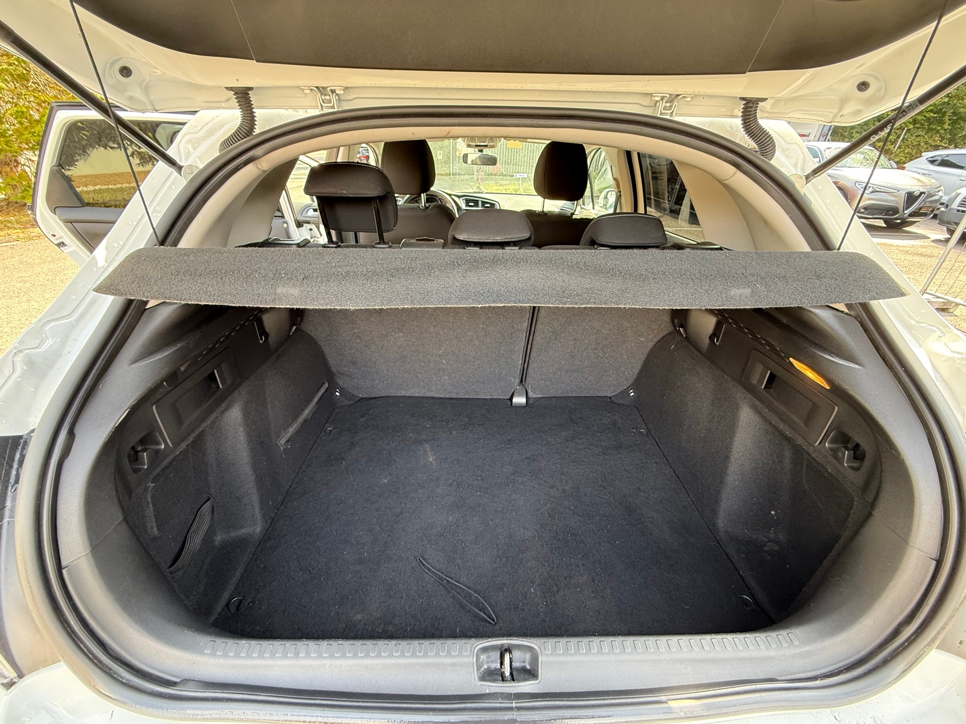 CITROEN C4 1.2 Pure Tech Feel-image-10