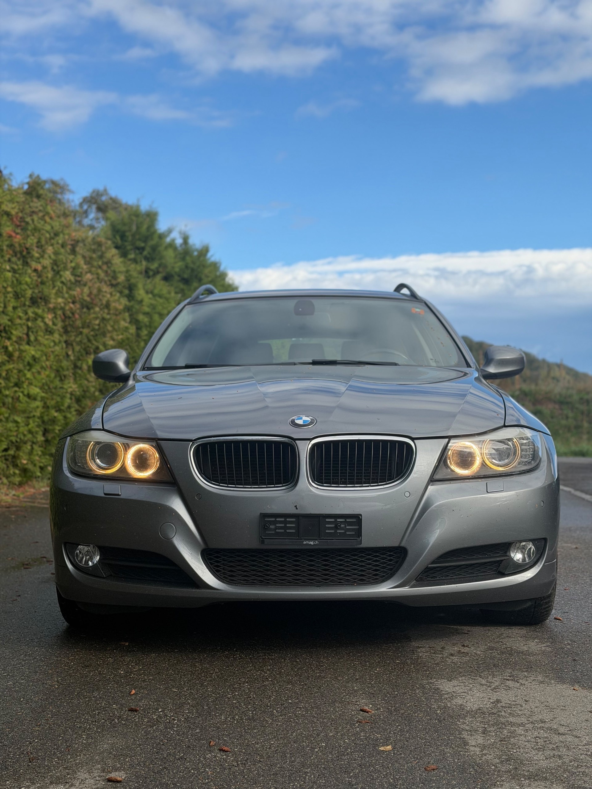 BMW 320d xDrive Touring Steptronic-image-1