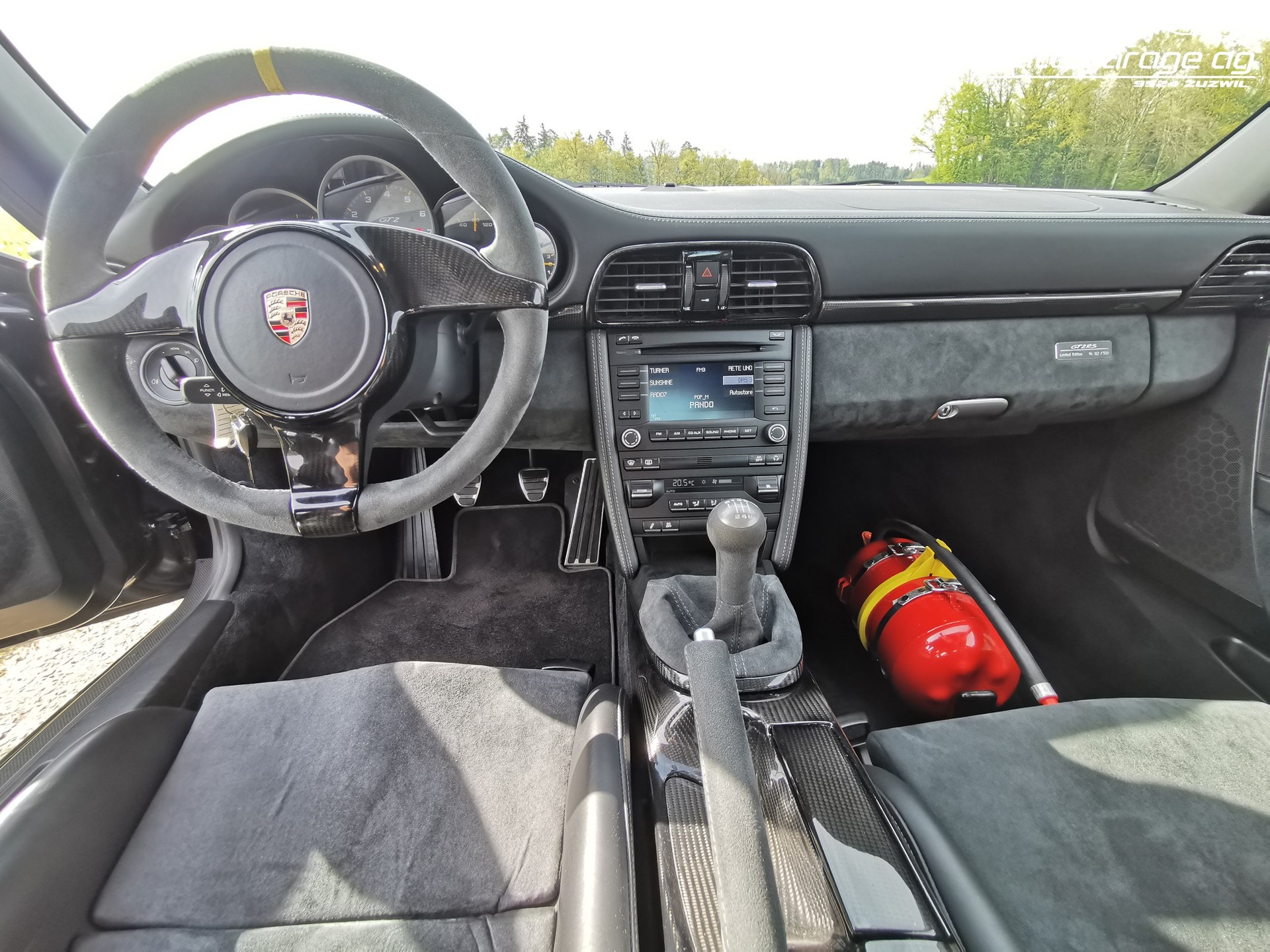 PORSCHE 911 GT2 RS FULL-CARBON-image-12