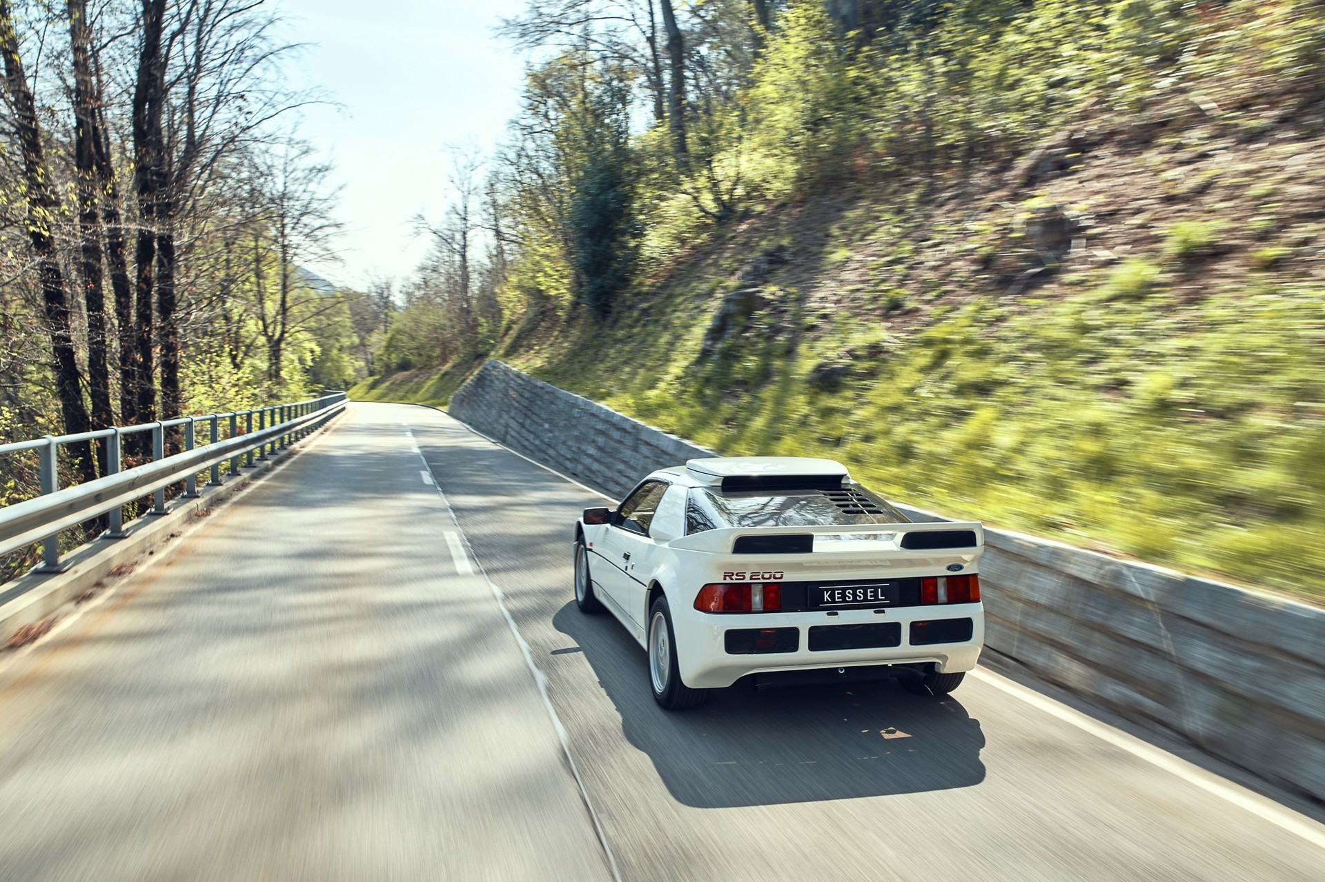 FORD RS 200-image-15