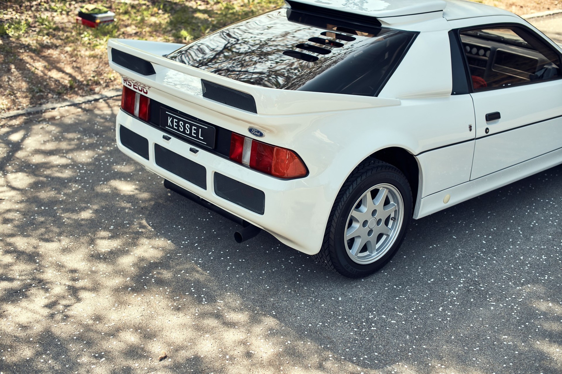 FORD RS 200-image-13