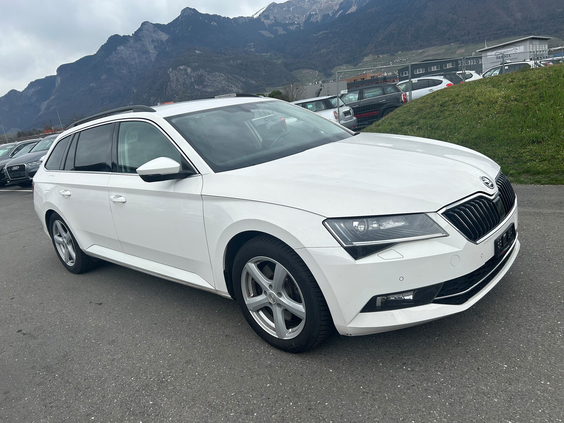 SKODA Superb Combi 2.0 TSI Style DSG 4x4-image-2
