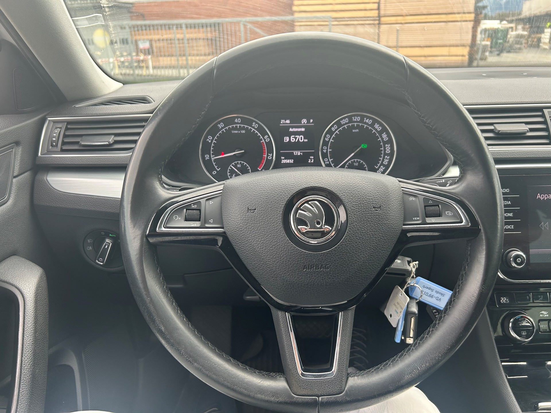 SKODA Superb Combi 2.0 TSI Style DSG 4x4-image-10