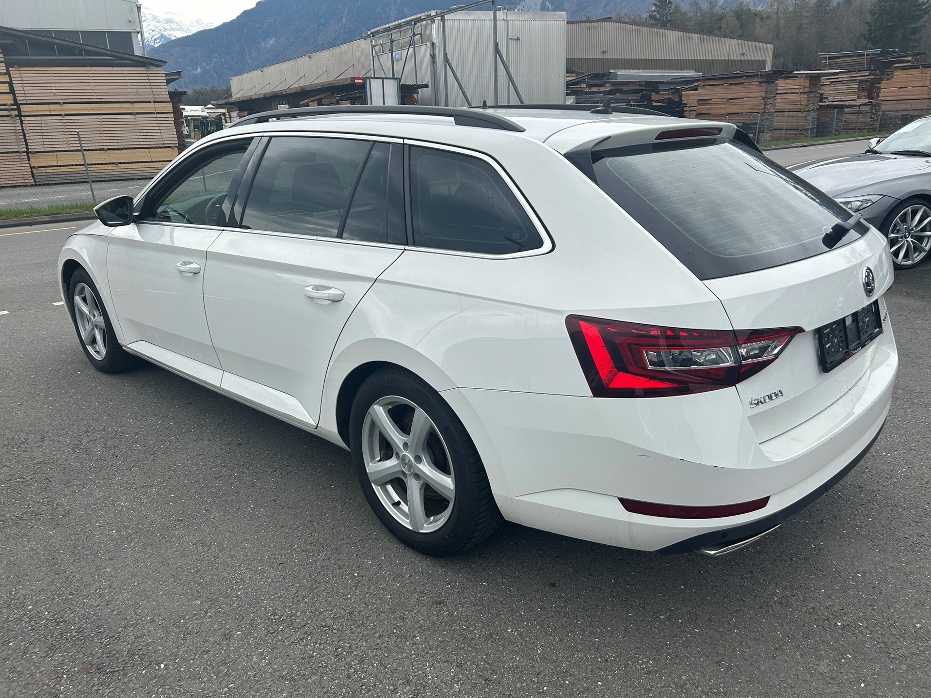 SKODA Superb Combi 2.0 TSI Style DSG 4x4-image-5