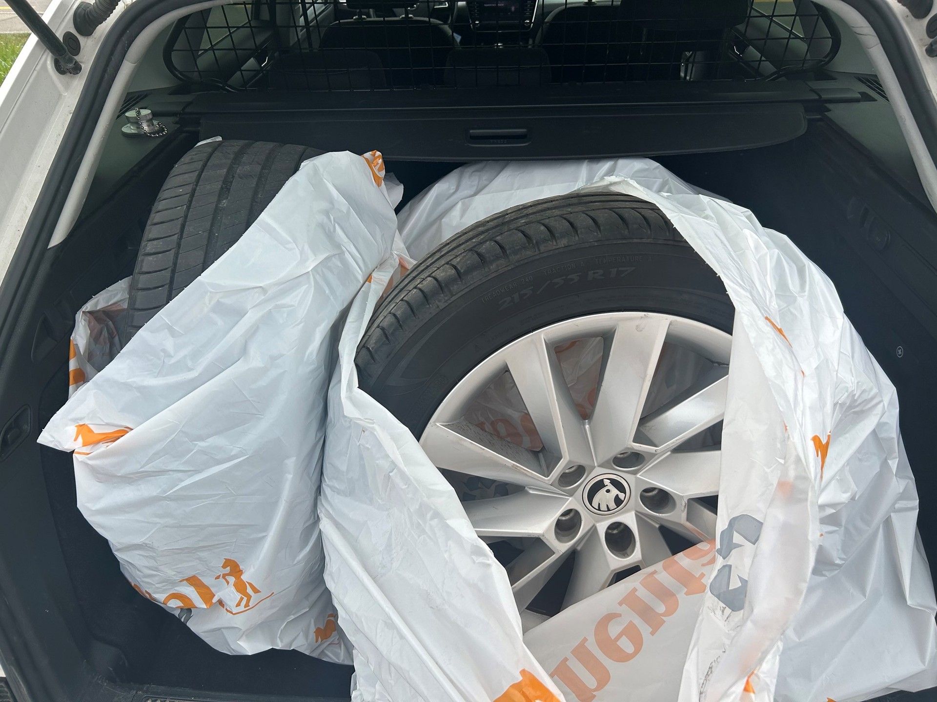SKODA Superb Combi 2.0 TSI Style DSG 4x4-image-6