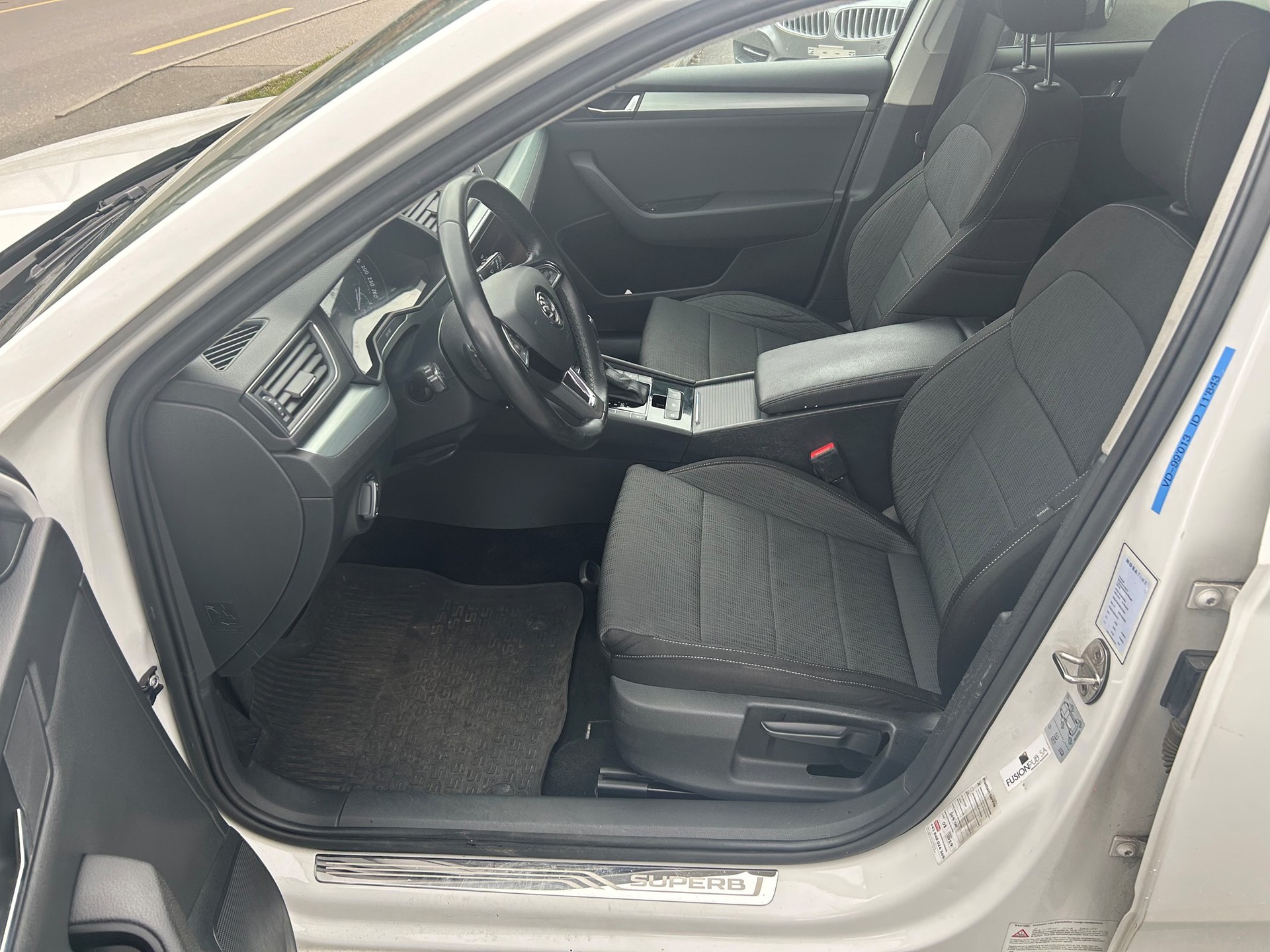 SKODA Superb Combi 2.0 TSI Style DSG 4x4-image-7