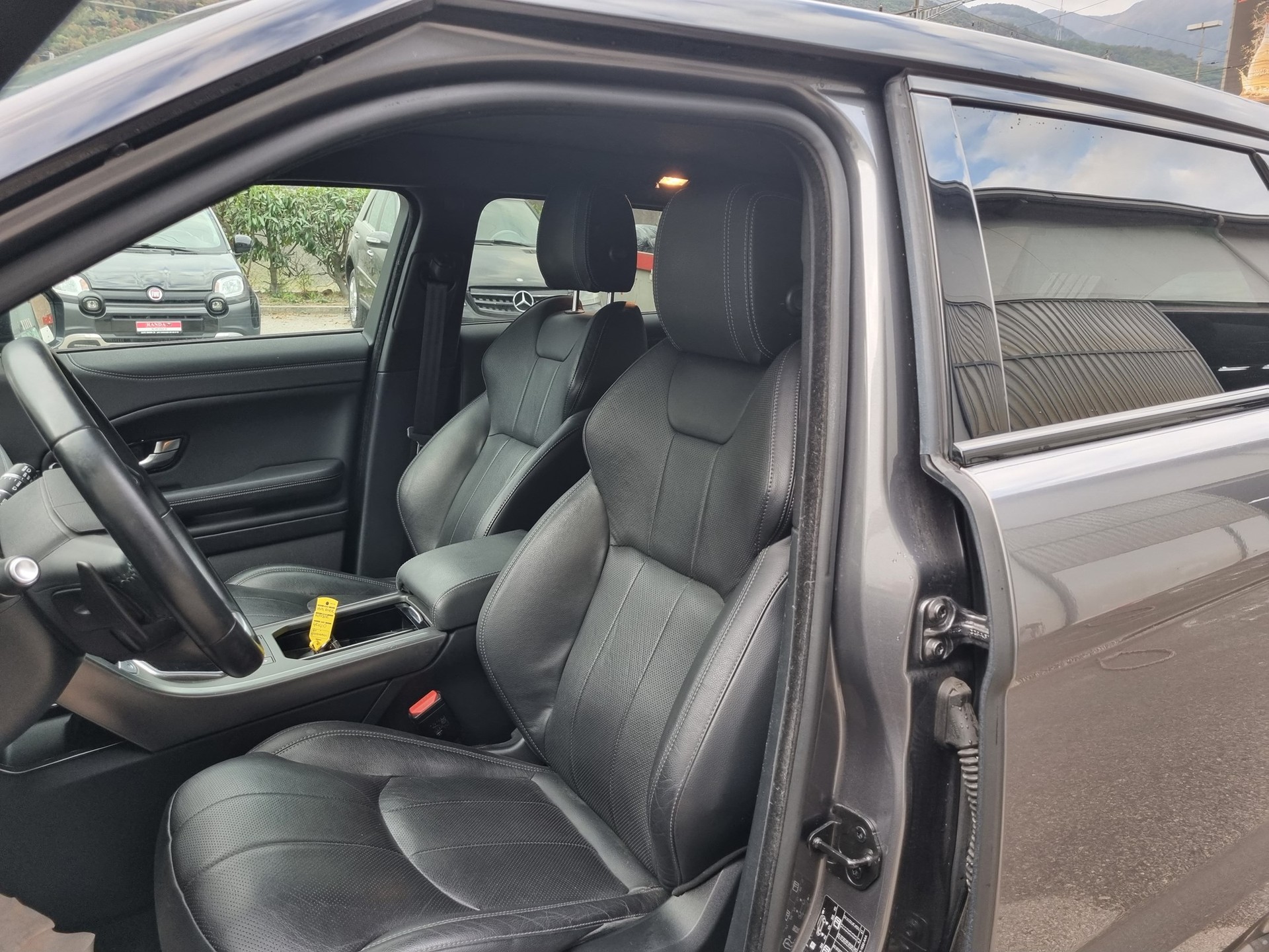 LAND ROVER Range Rover Evoque 2.0 TD4 Landmark AT9-image-5