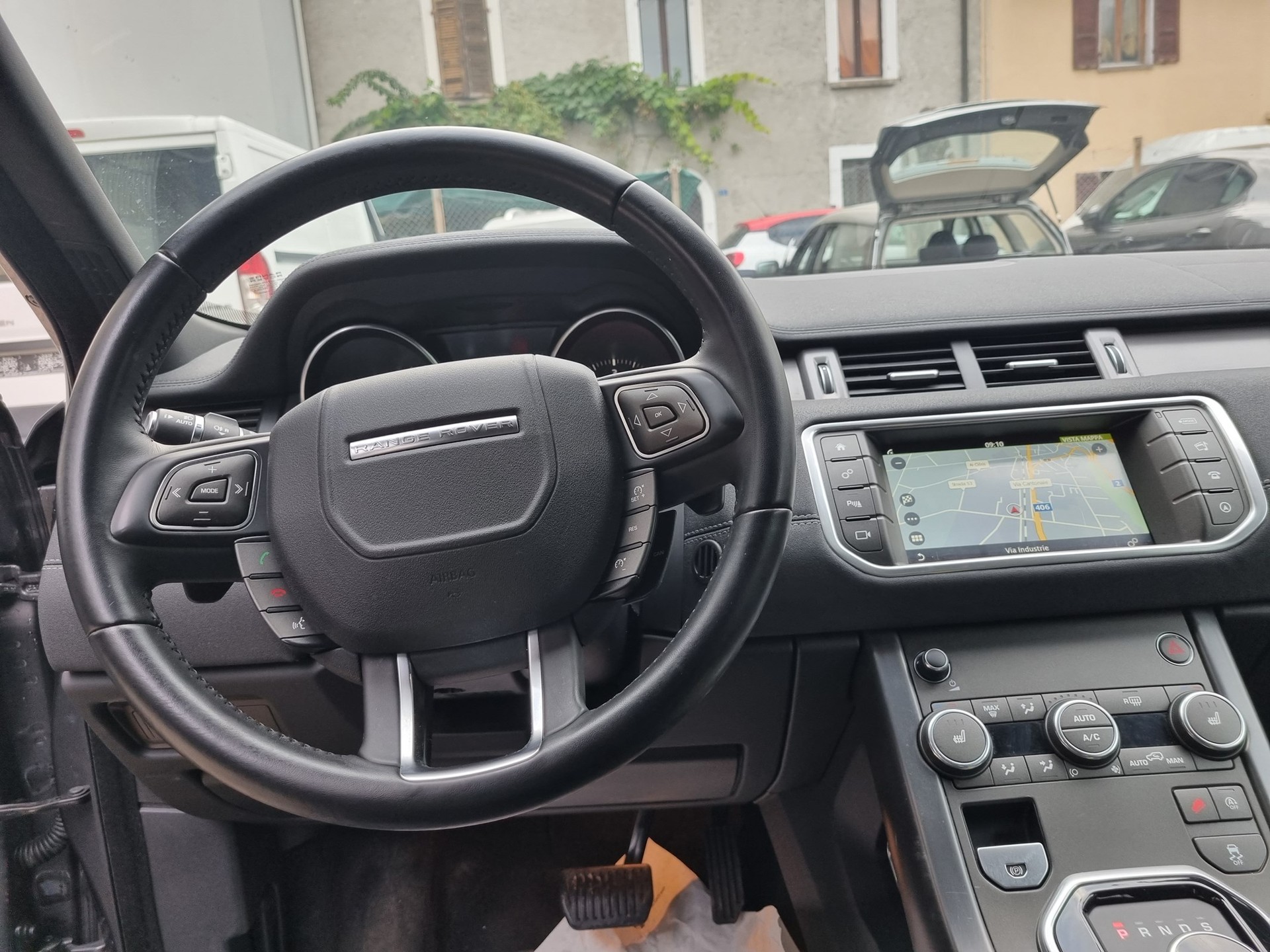 LAND ROVER Range Rover Evoque 2.0 TD4 Landmark AT9-image-7
