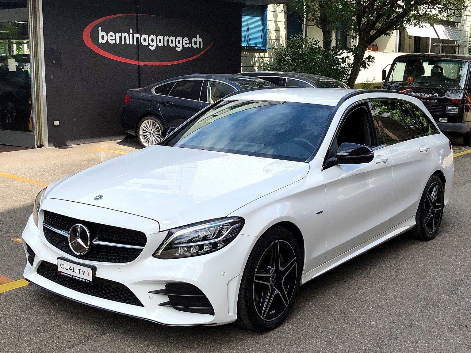 MERCEDES-BENZ C 300 T AMG Line NIGHT EDITION 9-G Tronic-image-0