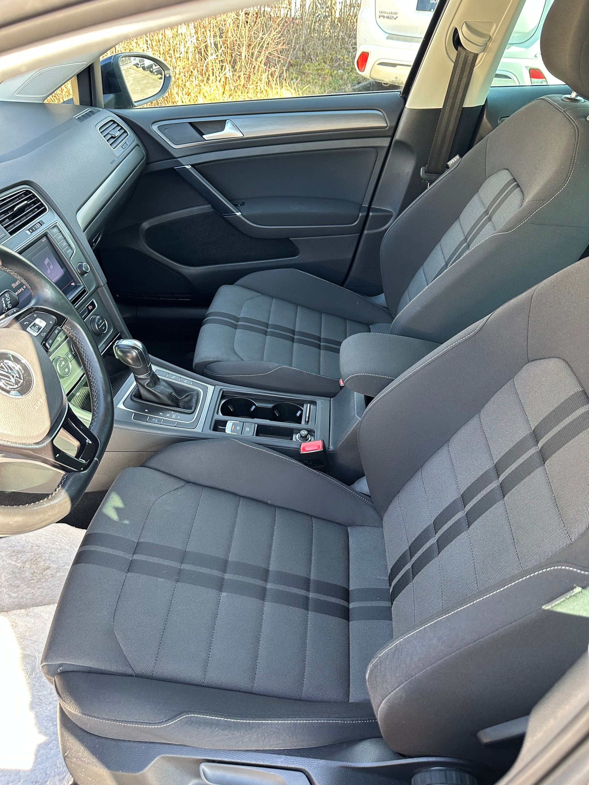 VW Golf 1.2 TSI Comfortline DSG-image-2