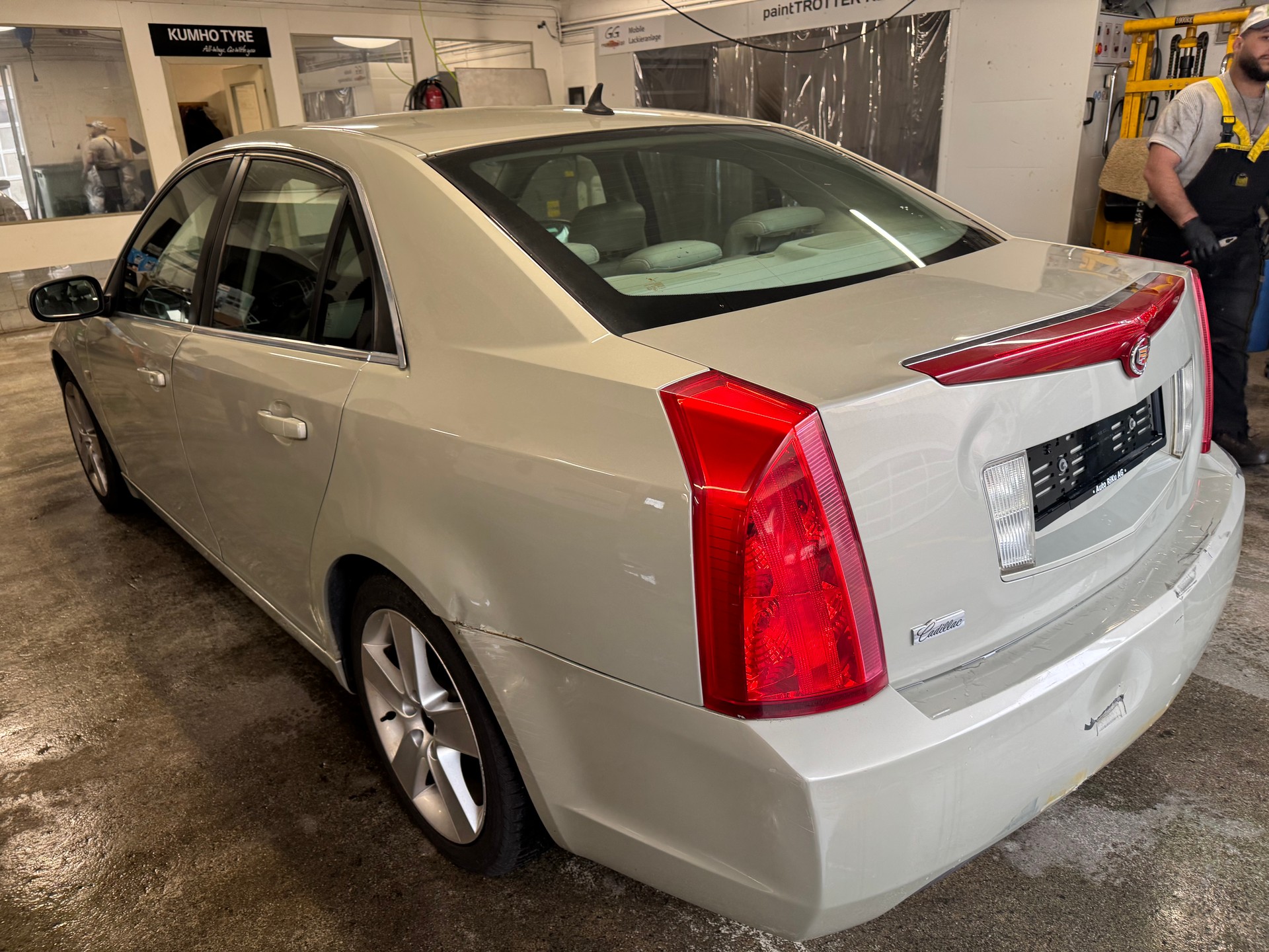 CADILLAC BLS Sedan 2.0T Business-image-5