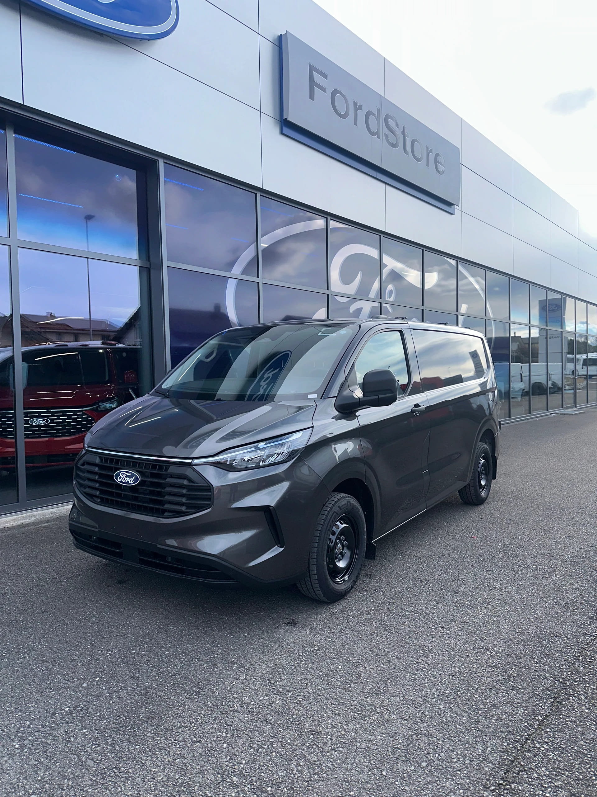 FORD Transit Custom Van 320 L1 2.0 EcoBl Trend/136CV/Aut.-image-1