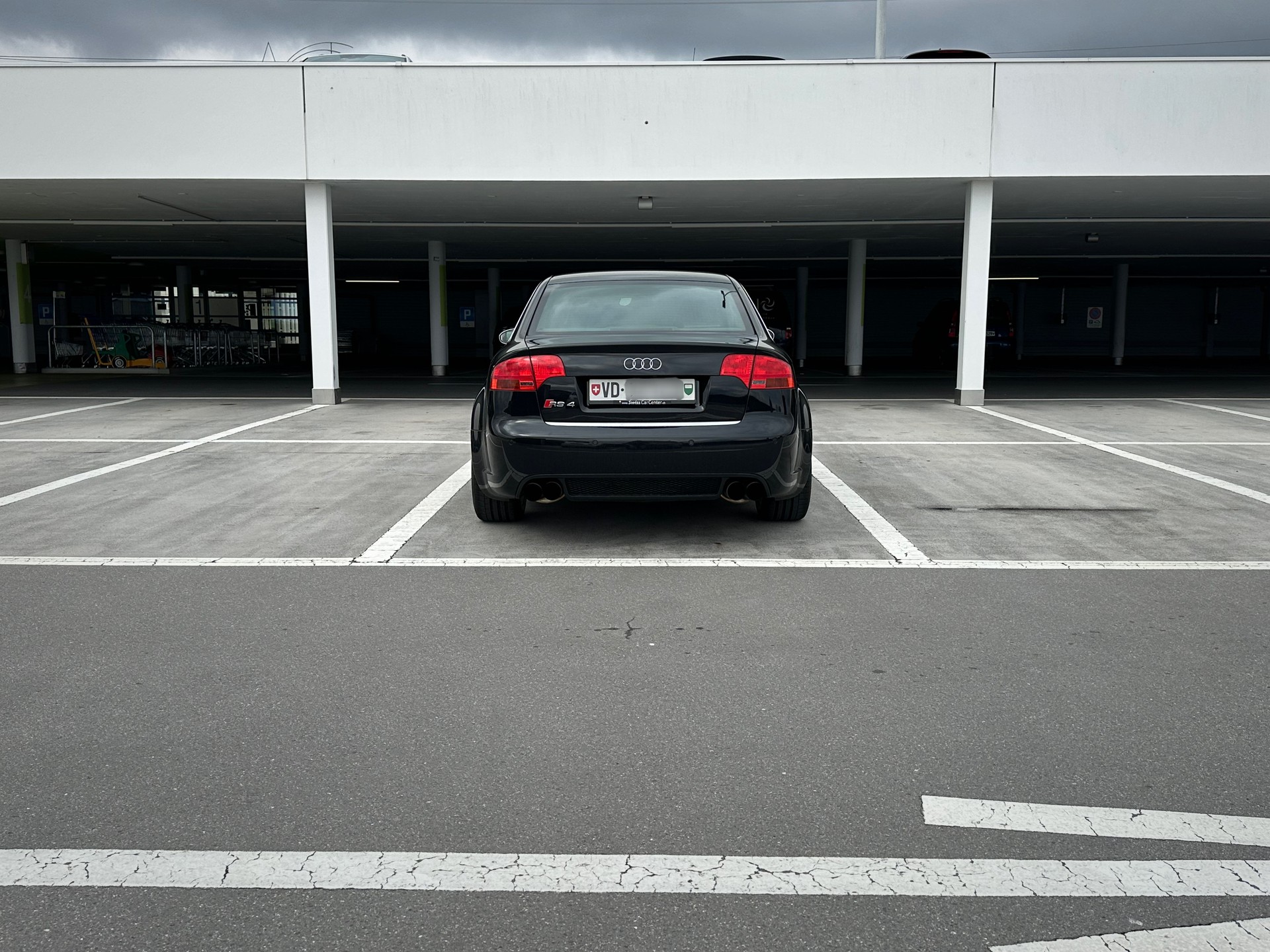 AUDI RS4 4.2 V8 quattro-image-8