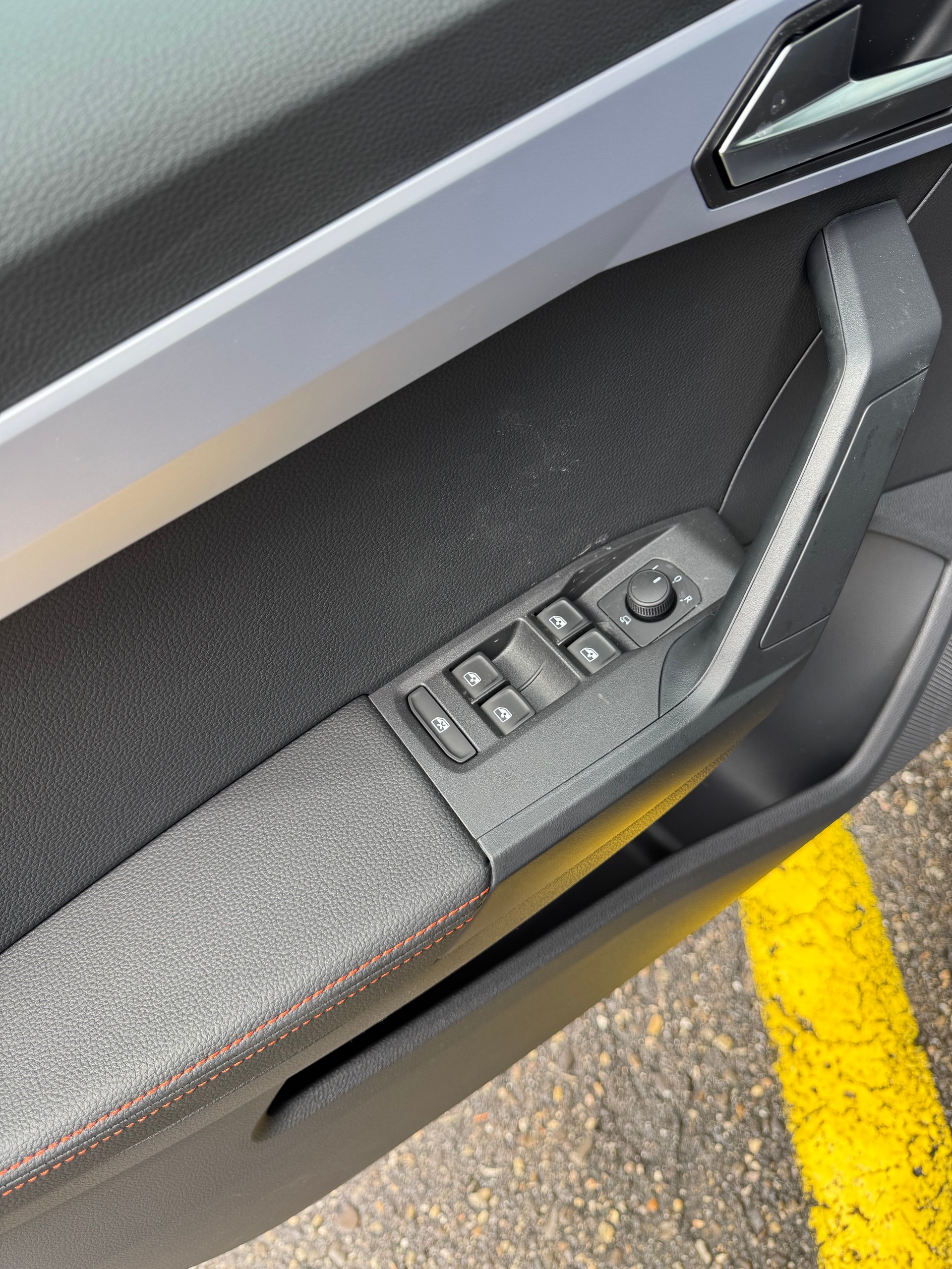 SEAT Arona 1.5 Eco TSI FR DSG 150PS mit Anhängerkupplung 33% Rabatt !-image-10