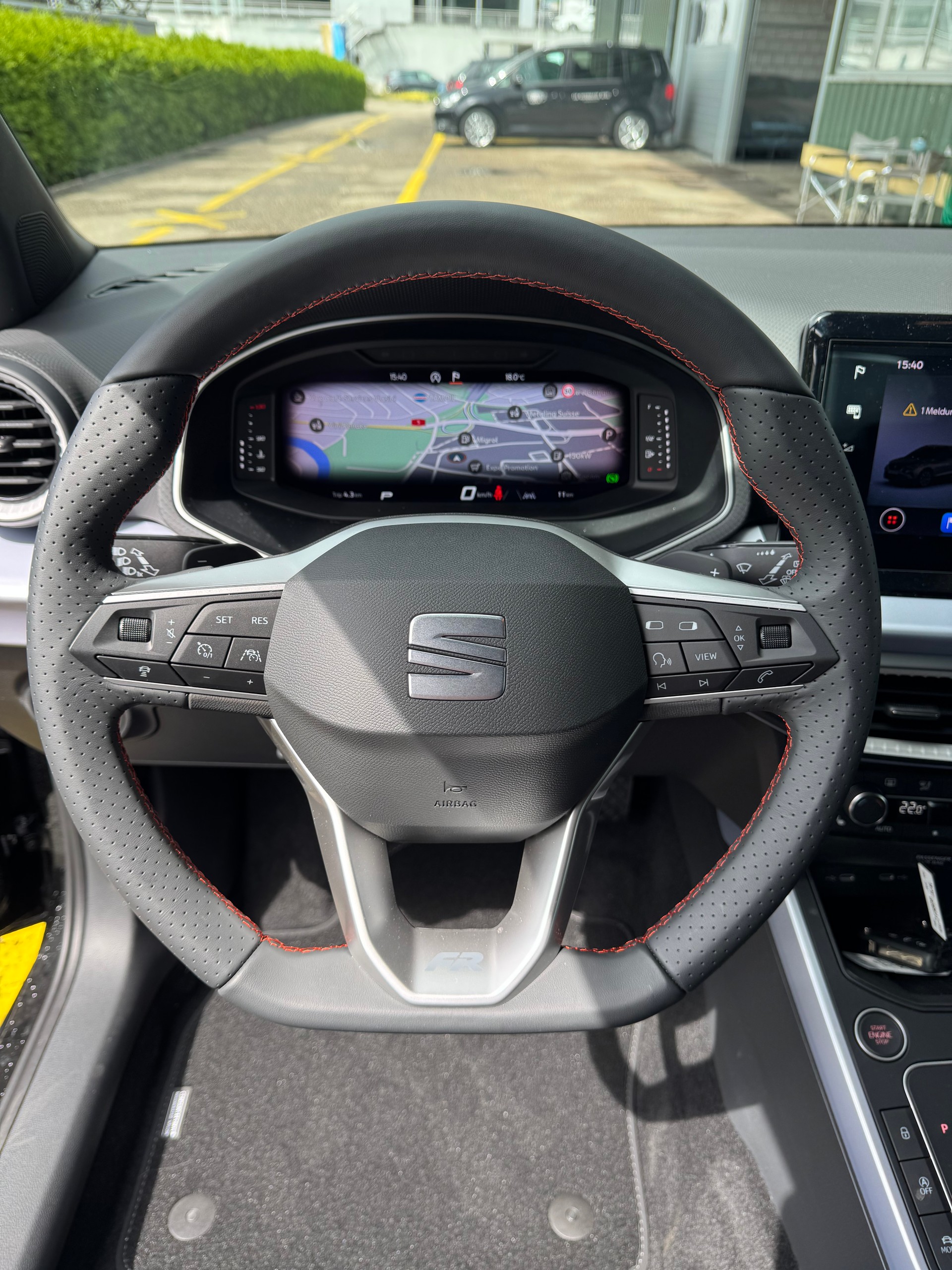 SEAT Arona 1.5 Eco TSI FR DSG 150PS mit Anhängerkupplung 33% Rabatt !-showroom-element-2