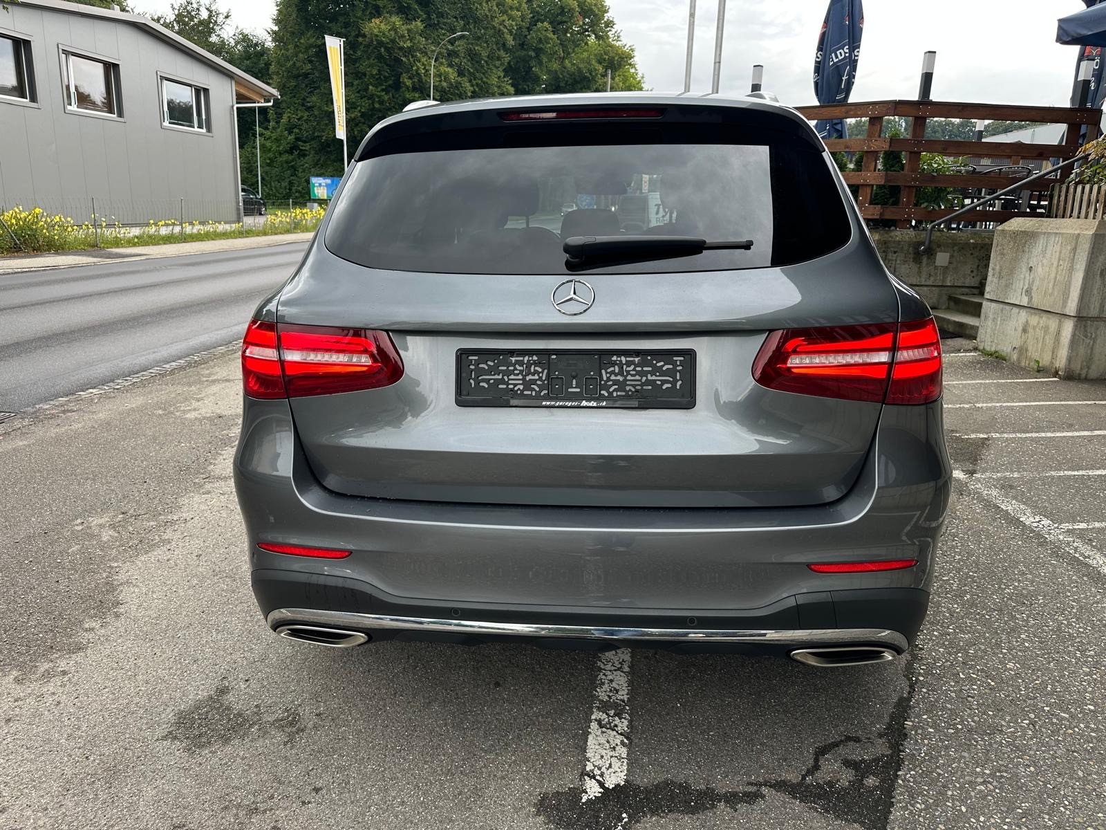 MERCEDES-BENZ GLC 250 AMG Line 4Matic 9G-Tronic-image-5