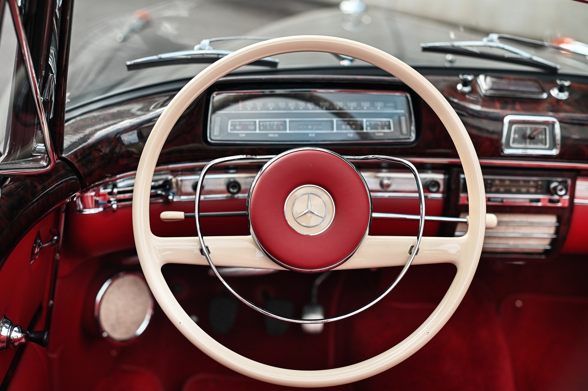 MERCEDES-BENZ SE Ponton Cabriolet-image-16