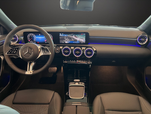 MERCEDES-BENZ A 200 7G-DCT-image-7