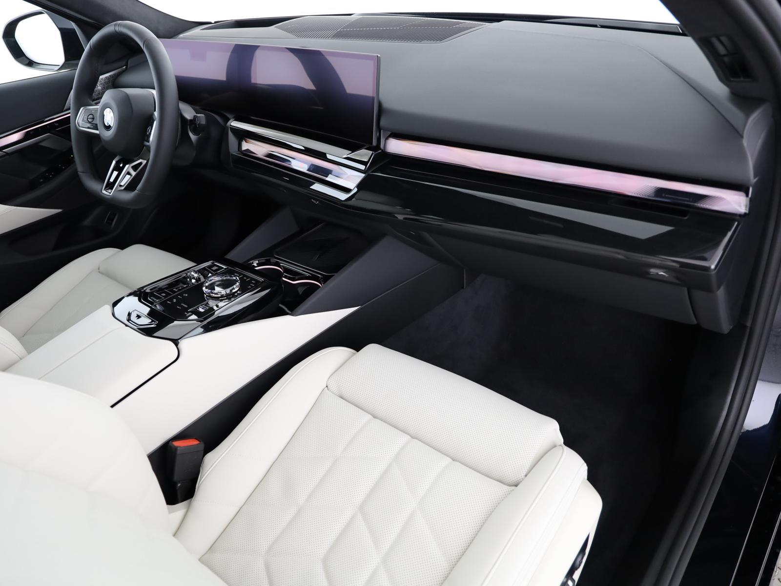 BMW 540d xDrive Touring M Sport Pro-image-12