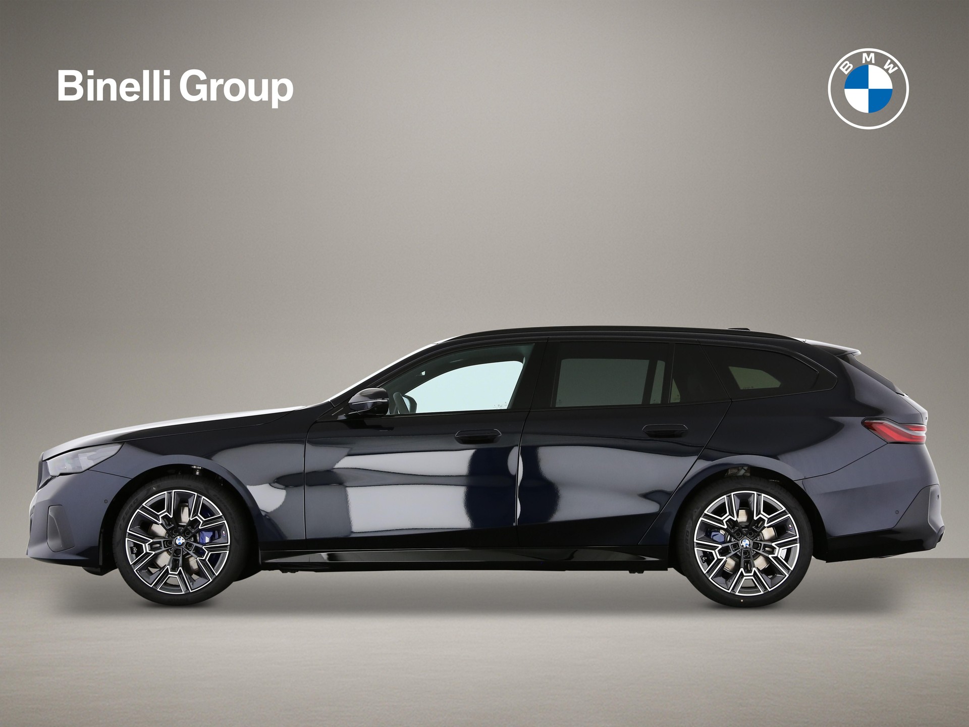 BMW 540d xDrive Touring M Sport Pro-image-2