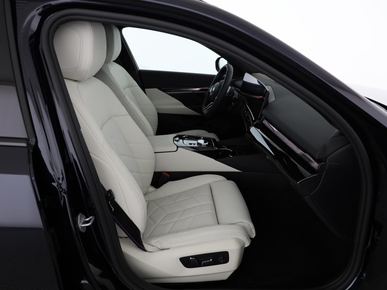 BMW 540d xDrive Touring M Sport Pro-image-13