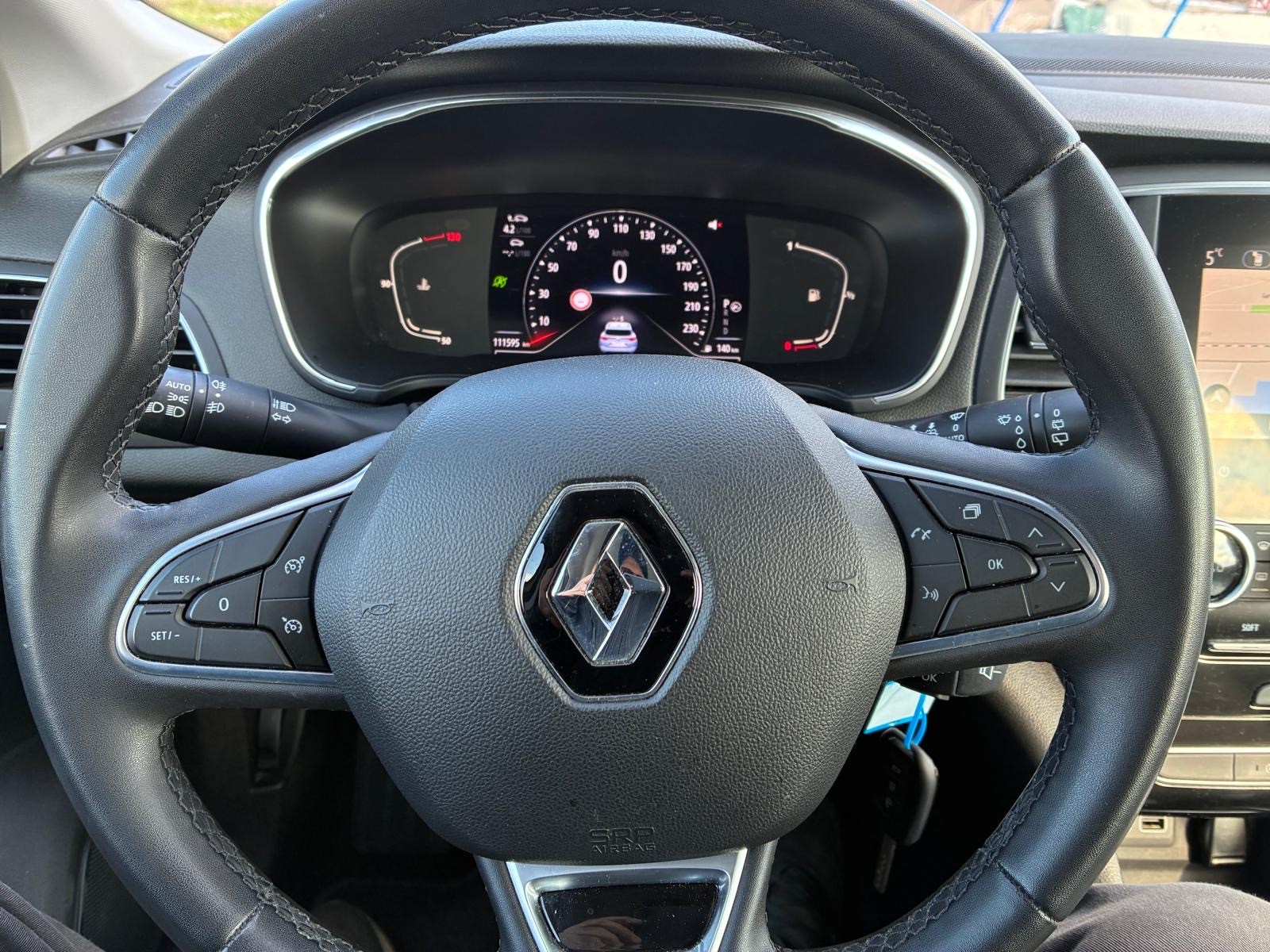 RENAULT Mégane Grandtour 1.5 dCi Intens EDC-image-7